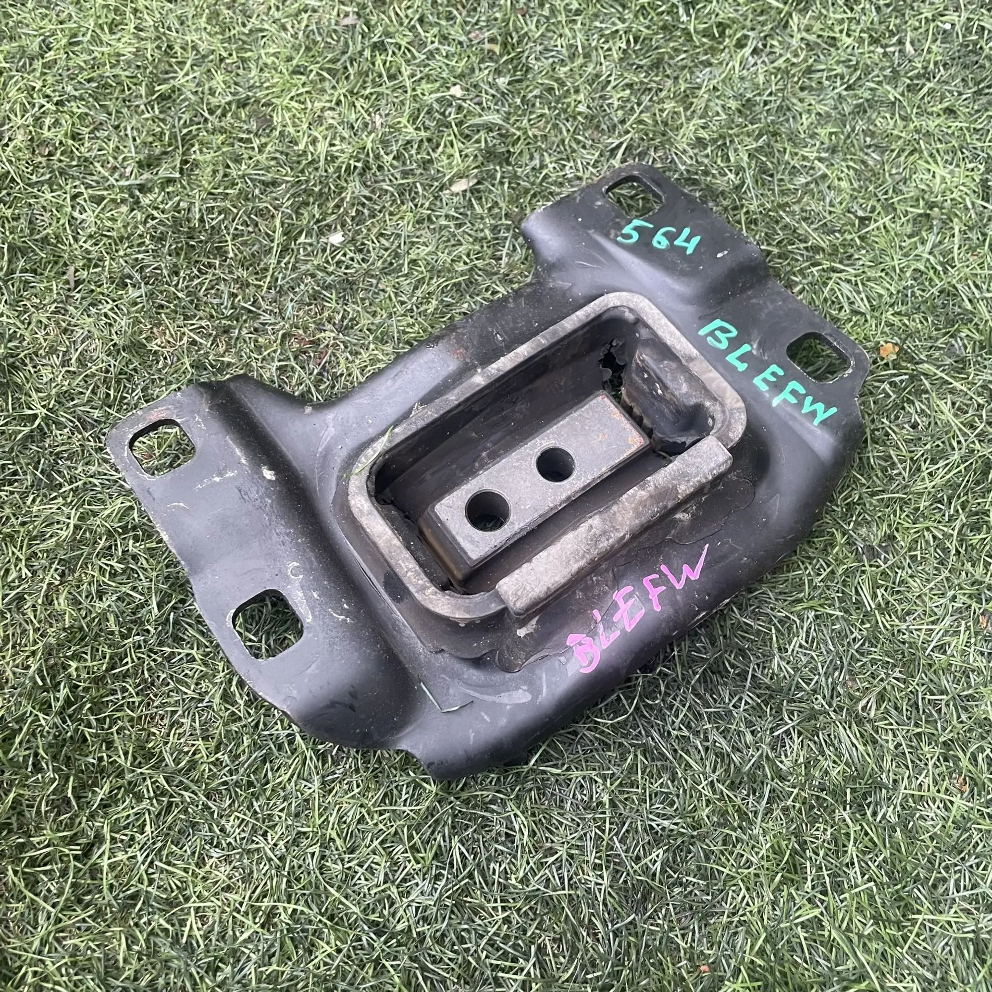 https://ycs.partsauto.market/partsauto-images/thmbs/userImages/772e461030aea93f4dbb6447c0f924d3/part/52932c2b-9a32-429e-afaf-b7fb0ccb6c77_1776862027189.jpg