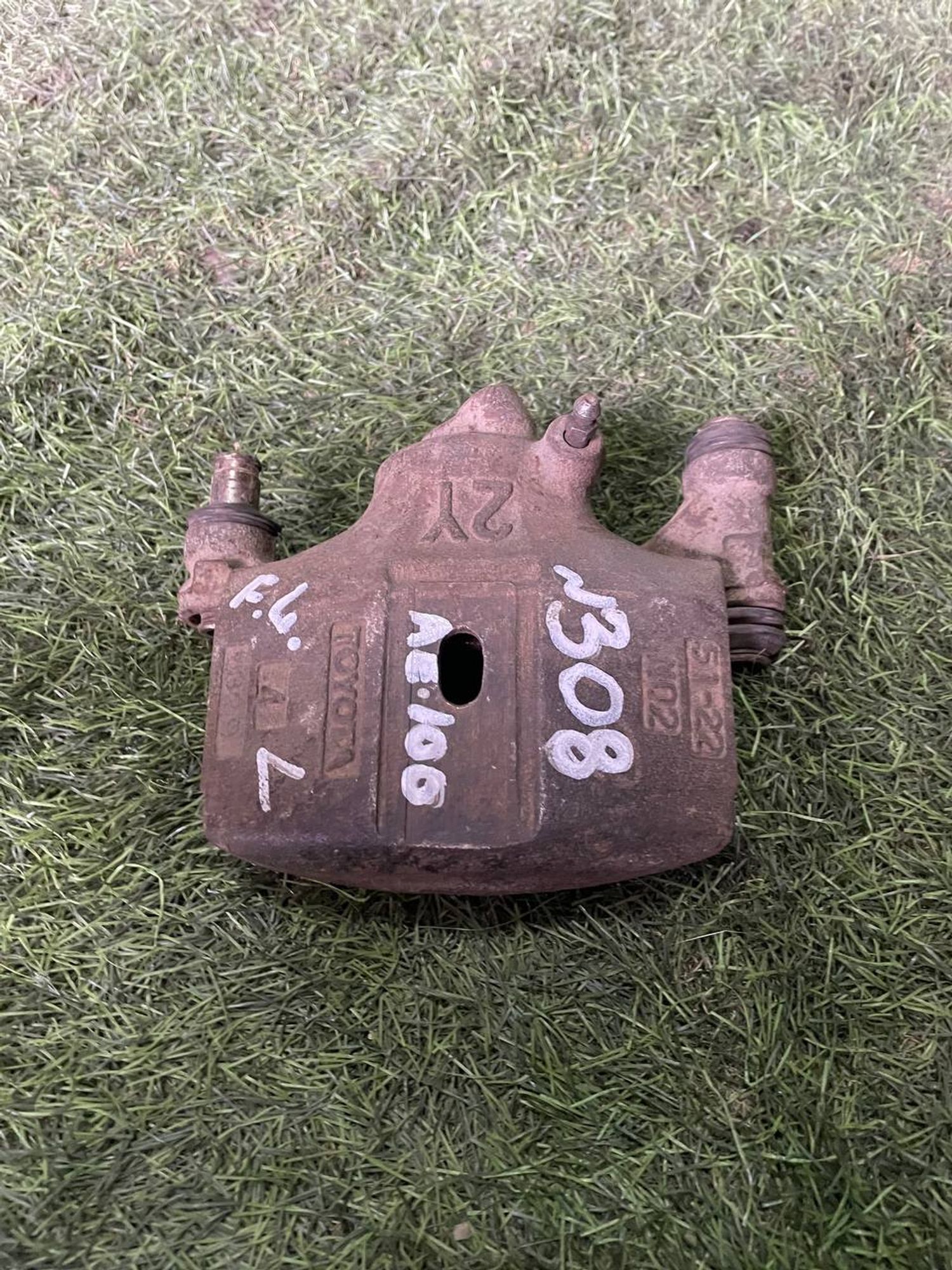 308 Суппорт тормозной передний левый TOYOTA SPRINTER AE100, 3000 рублей, Невинномысск