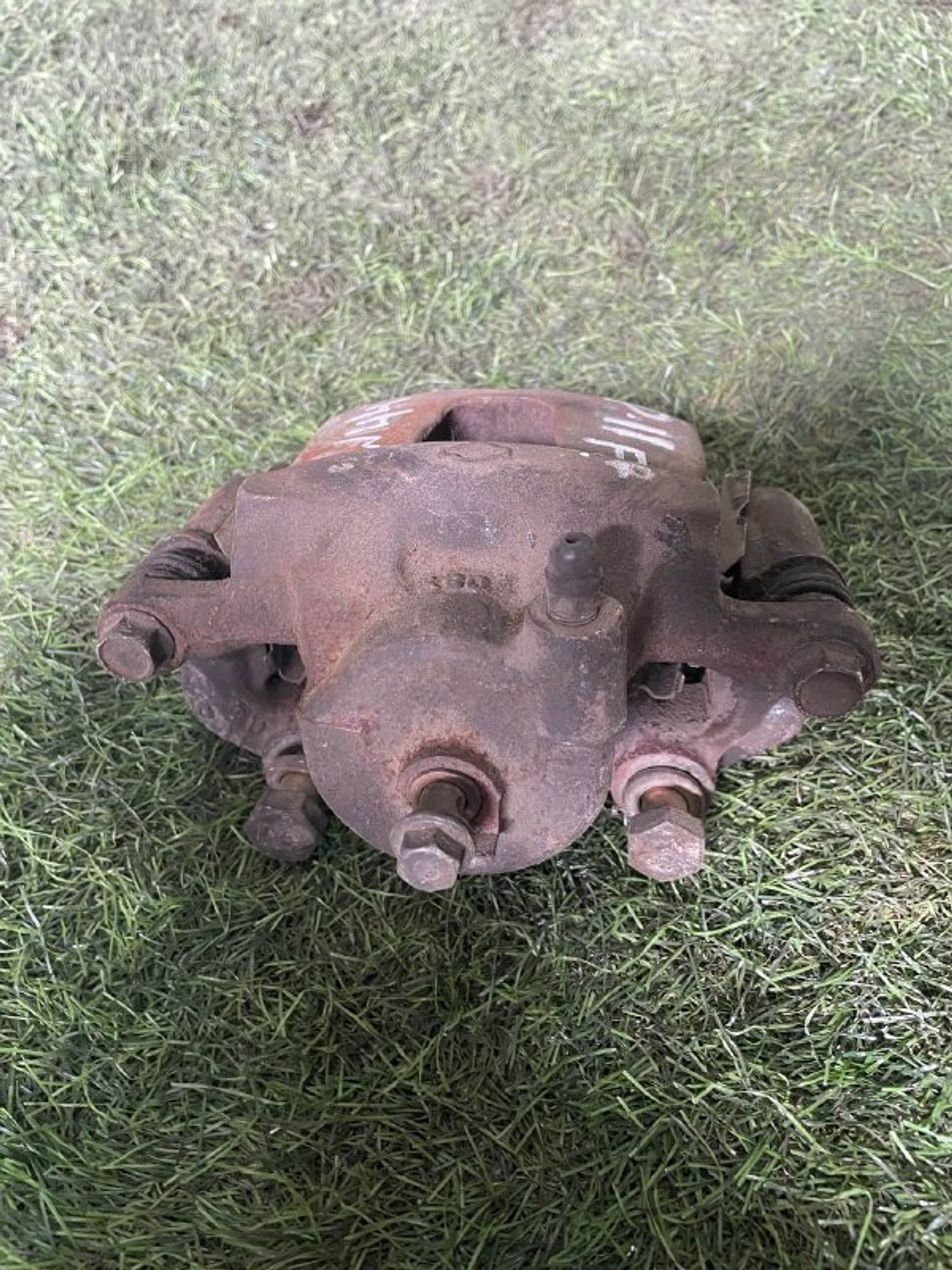 440 Суппорт тормозной передний правый NISSAN PRIMERA P11, 3000 рублей, Невинномысск