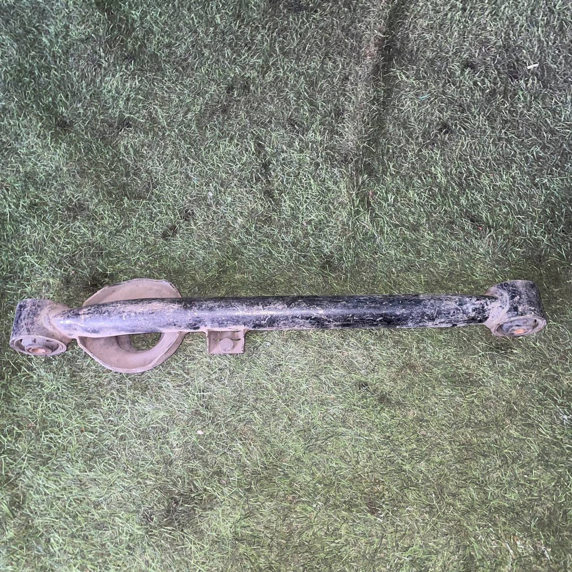 109 Рычаг задний правый нижний Mazda Bongo SGLW, 2000 рублей, Невинномысск