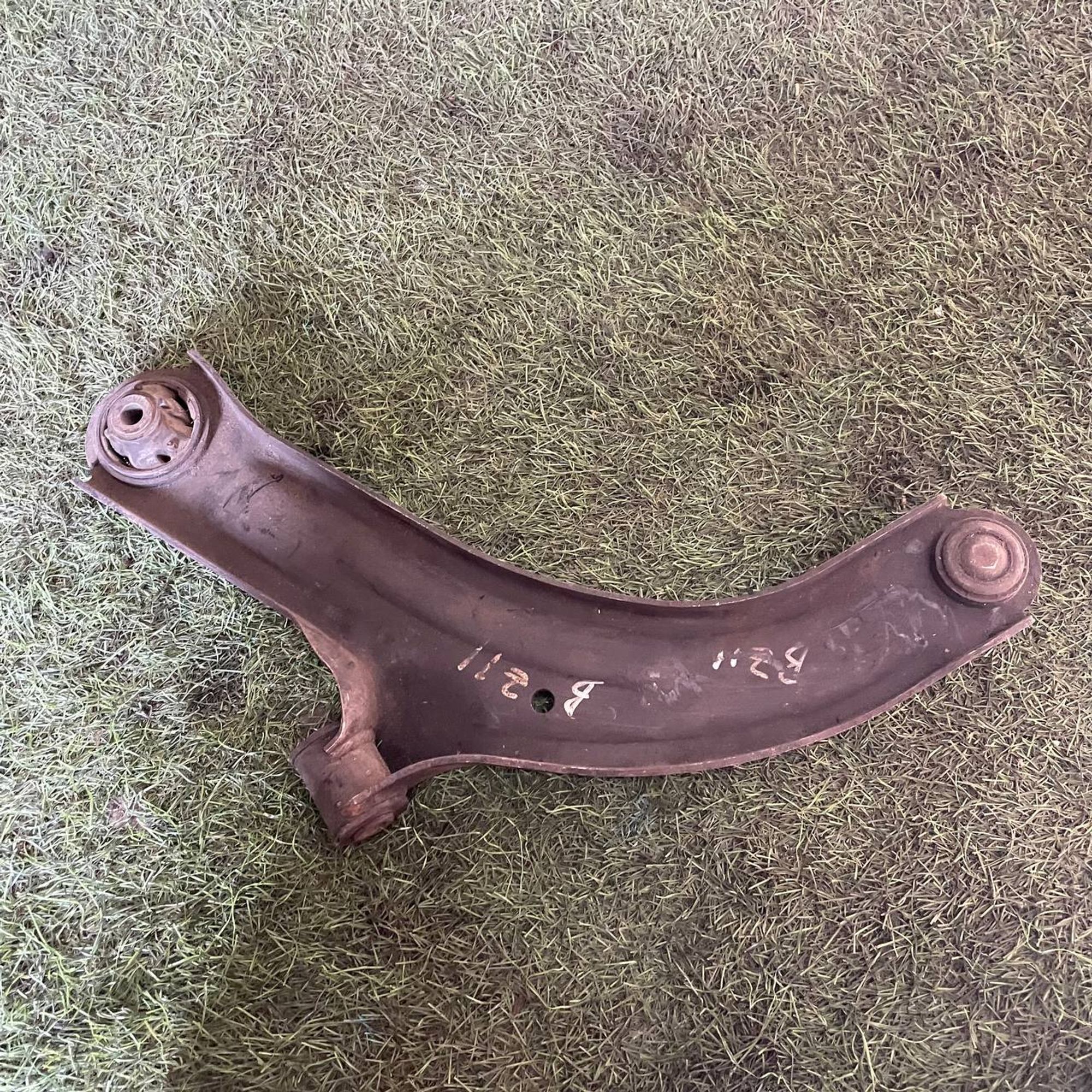 323 Рычаг передний правый нижний NISSAN TIIDA JC11, 4500 рублей, Невинномысск