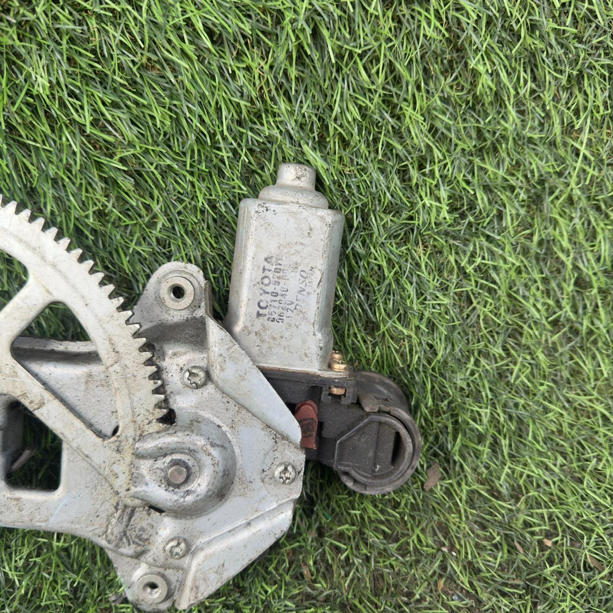 168 Стеклоподъемник передней правой двери Toyota Vitz NCP10, 7000 рублей, Невинномысск