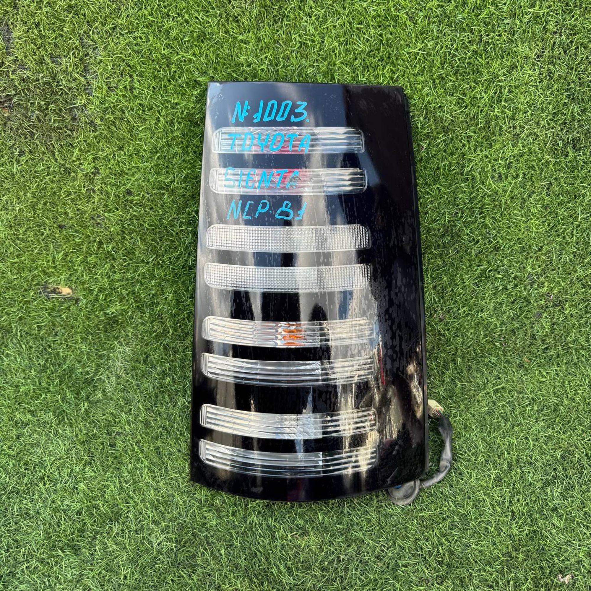 1003 Фонарь задний правый Toyota Sienta NCP81, 4500 рублей, Невинномысск