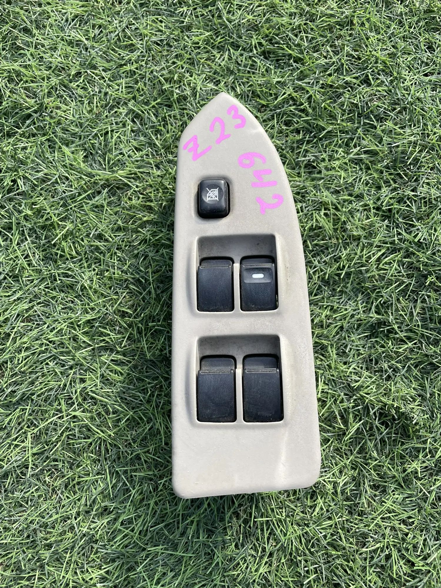 https://ycs.partsauto.market/partsauto-images/thmbs/userImages/772e461030aea93f4dbb6447c0f924d3/part/551583fc-3d6b-41ac-82f8-43e5ff40e73a_1775224643816.jpg