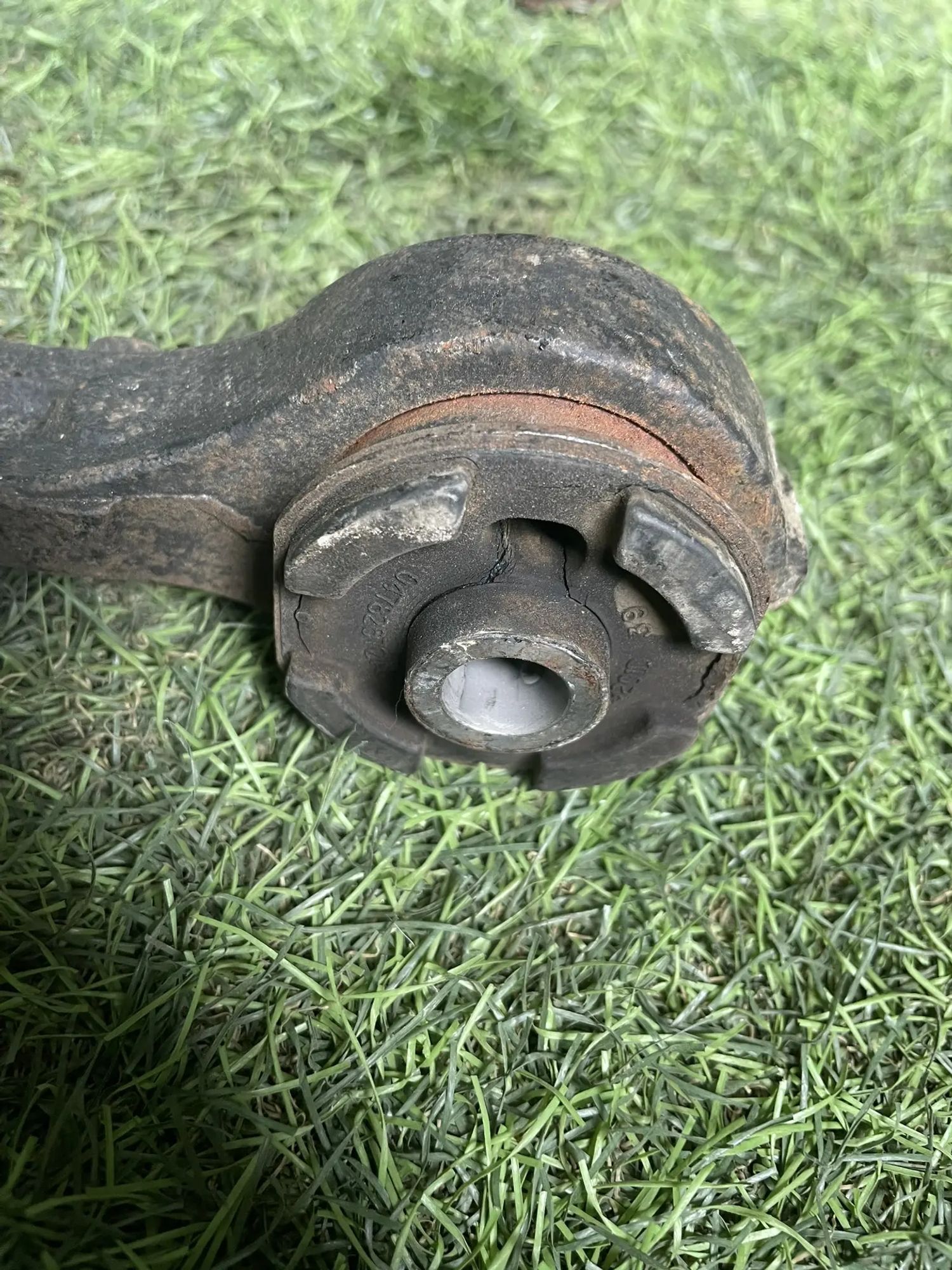 https://ycs.partsauto.market/partsauto-images/thmbs/userImages/772e461030aea93f4dbb6447c0f924d3/part/554d20e5-64ac-4416-8284-b13c17c33b5b_1775048773423.jpg