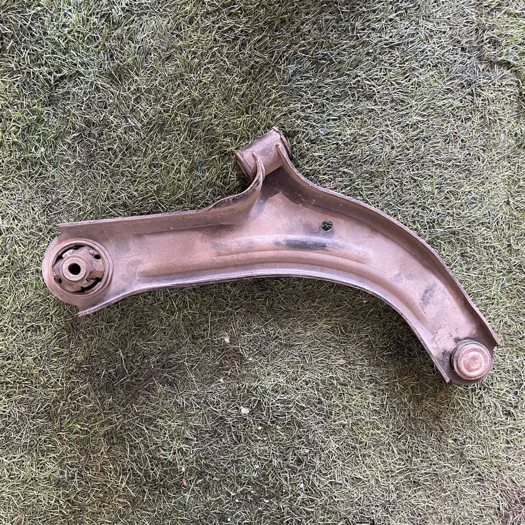 241 Рычаг передний левый нижний NISSAN MARCH AK12, 4000 рублей, Невинномысск