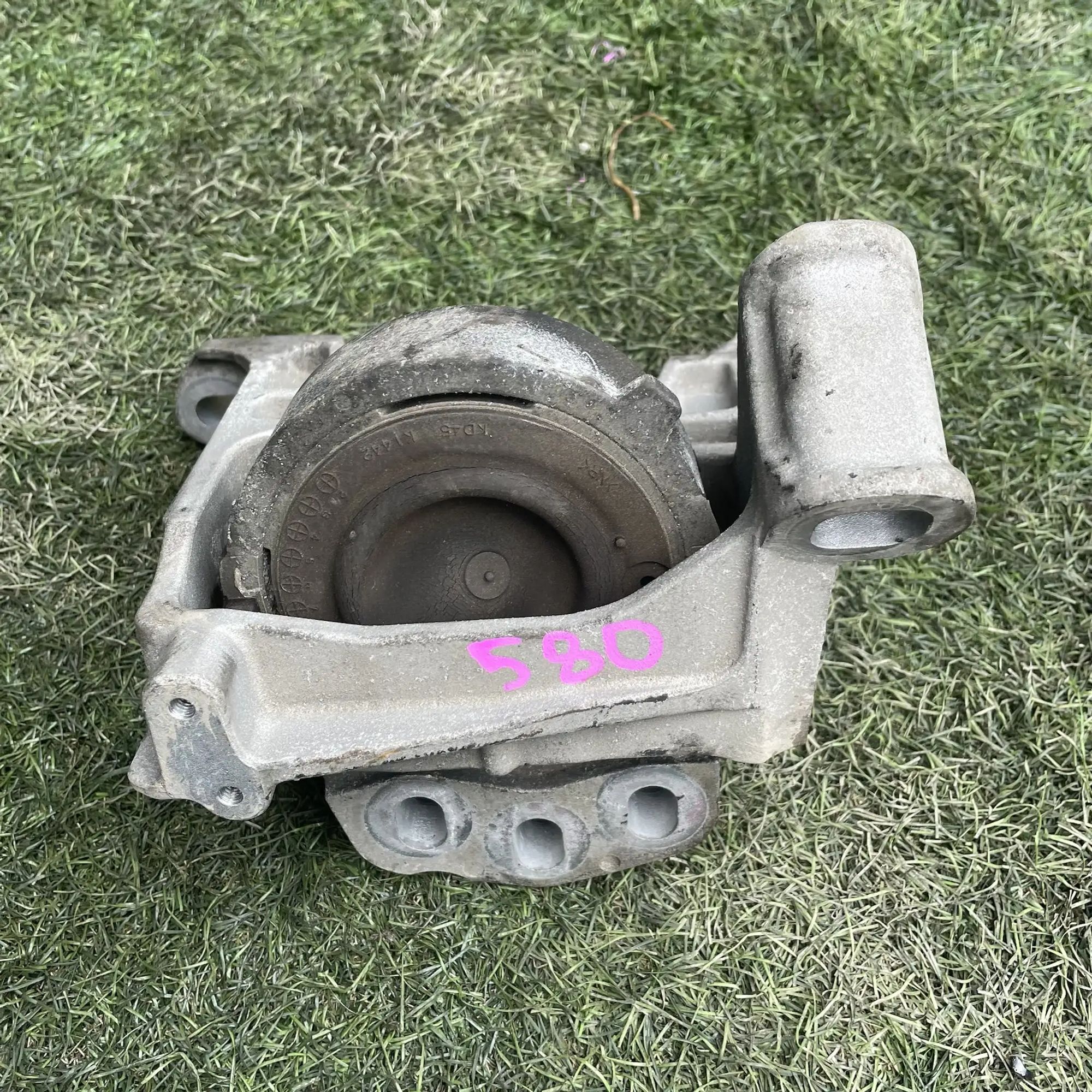 https://ycs.partsauto.market/partsauto-images/thmbs/userImages/772e461030aea93f4dbb6447c0f924d3/part/5650fc51-3085-44a3-a60f-5add52b53b72_1779188972420.jpg