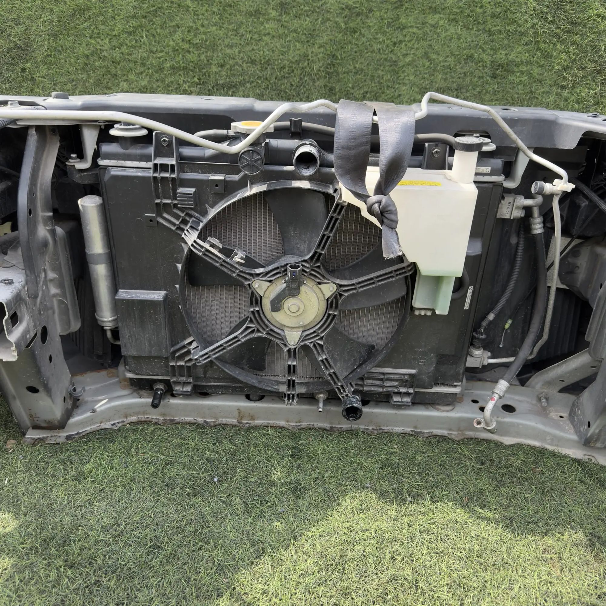 https://ycs.partsauto.market/partsauto-images/thmbs/userImages/772e461030aea93f4dbb6447c0f924d3/part/5655f3f7-79f5-490d-b171-0243c1169533_1778161842476.jpg