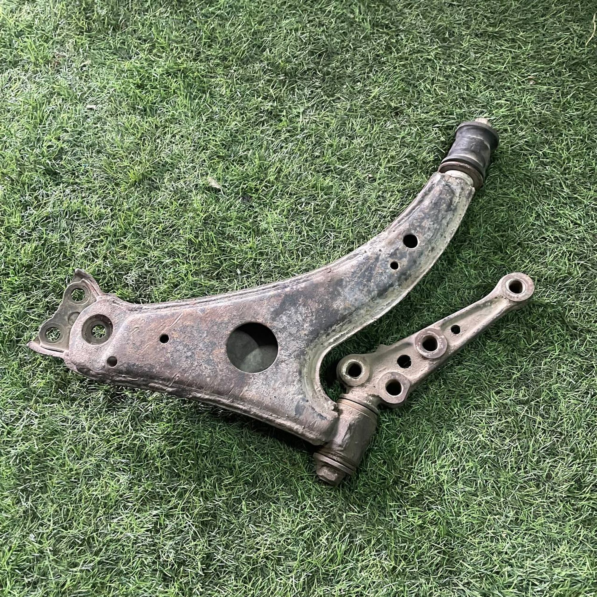 165 Рычаг передний левый нижний TOYOTA CARINA AT175, 2500 рублей, Невинномысск