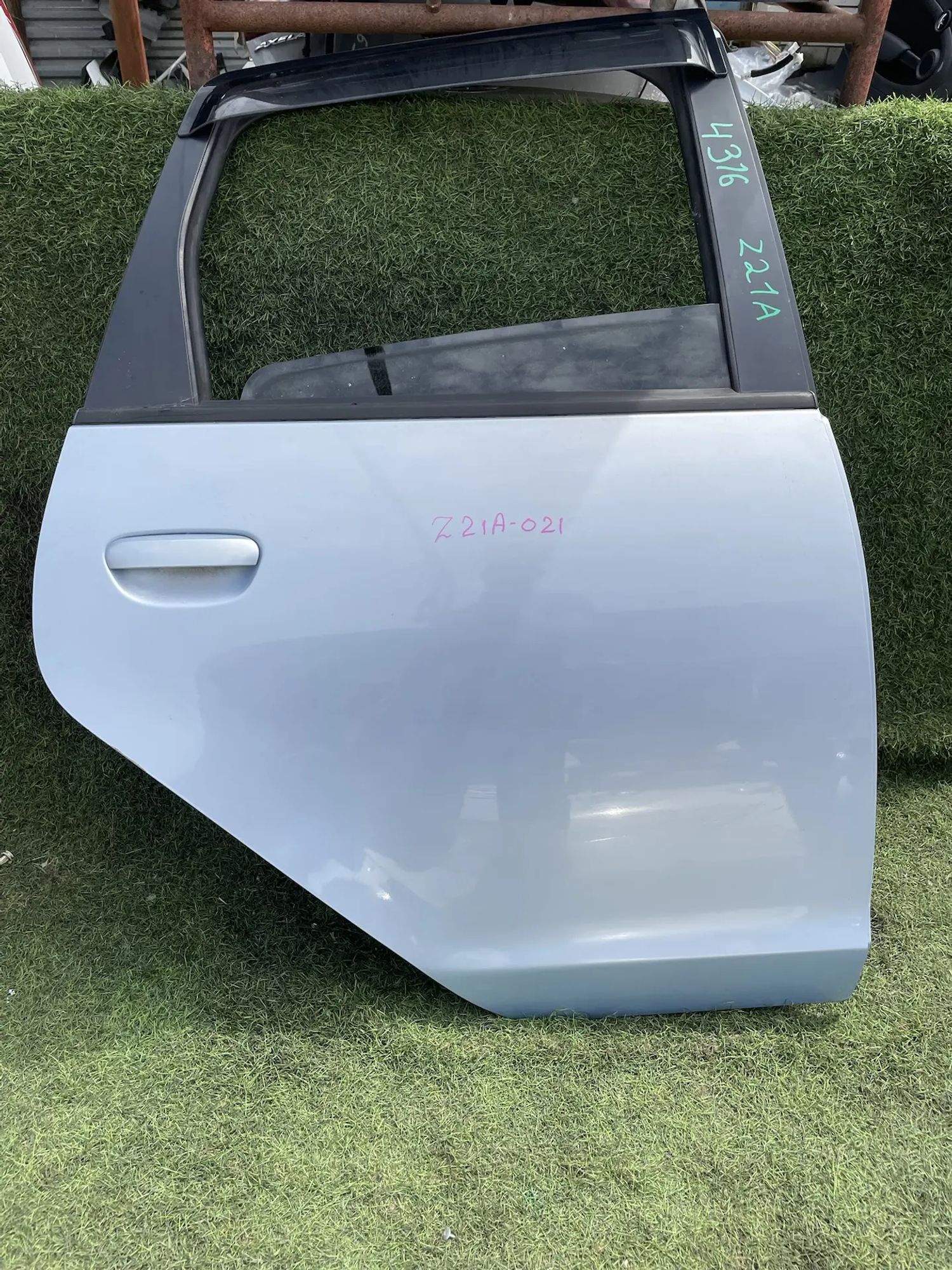 https://ycs.partsauto.market/partsauto-images/thmbs/userImages/772e461030aea93f4dbb6447c0f924d3/part/56b416d4-2a34-4300-b0ef-f9709168ea46_1778745649341.jpg