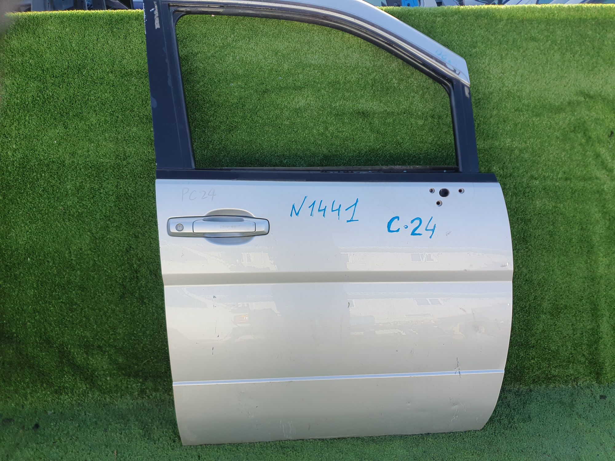 1441 дверь F/R на NISSAN SERENA C24, 10000 рублей, Невинномысск