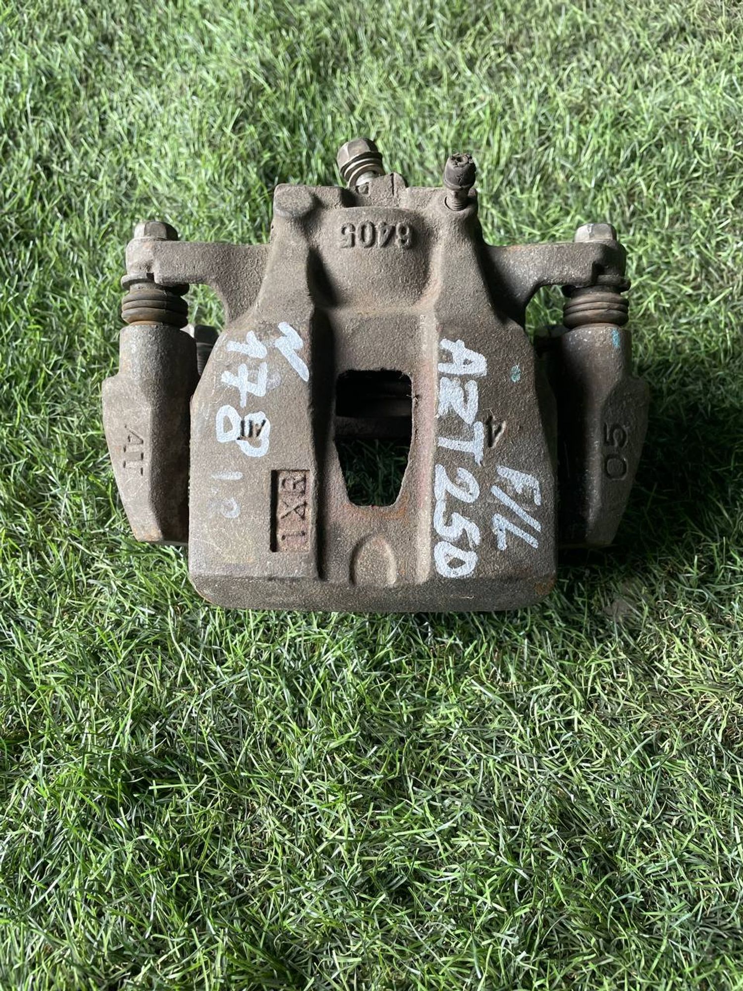 178 Суппорт тормозной передний левый Toyota Avensis AZT250 6405, 3000 рублей, Невинномысск