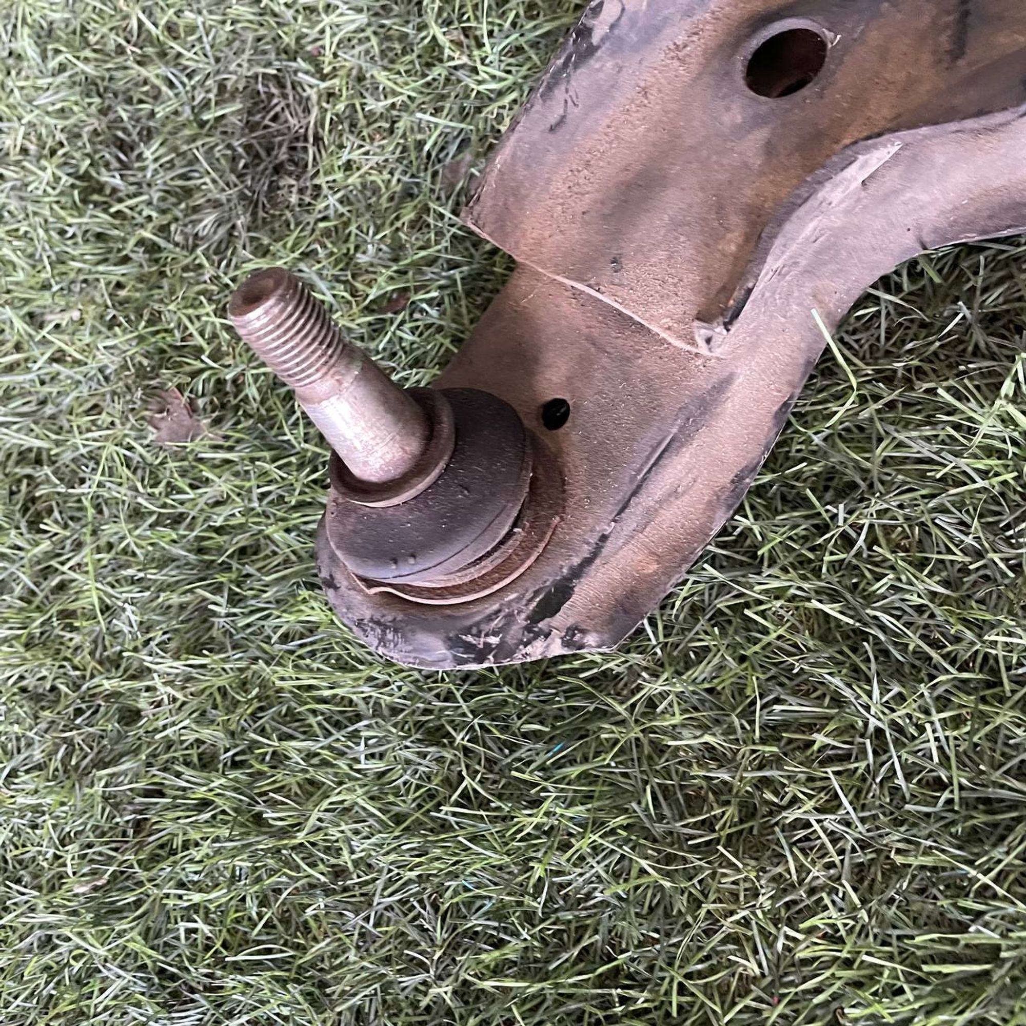 245 Рычаг передний левый нижний  NISSAN PRIMERA P11, 3000 рублей, Невинномысск