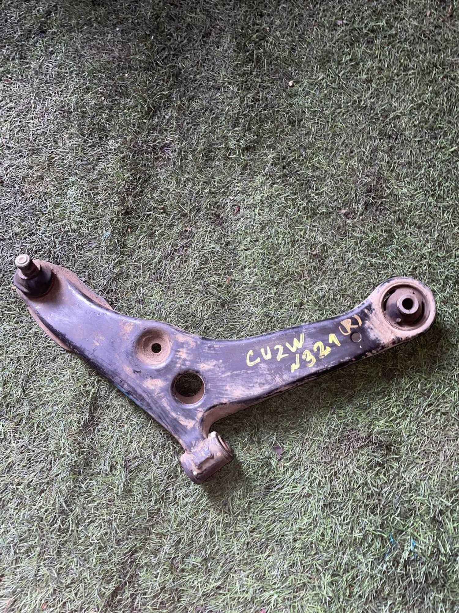 321 Рычаг передний правый нижний MITSUBISHI AIRTREK CU2W 4G63, 1 рублей, Невинномысск