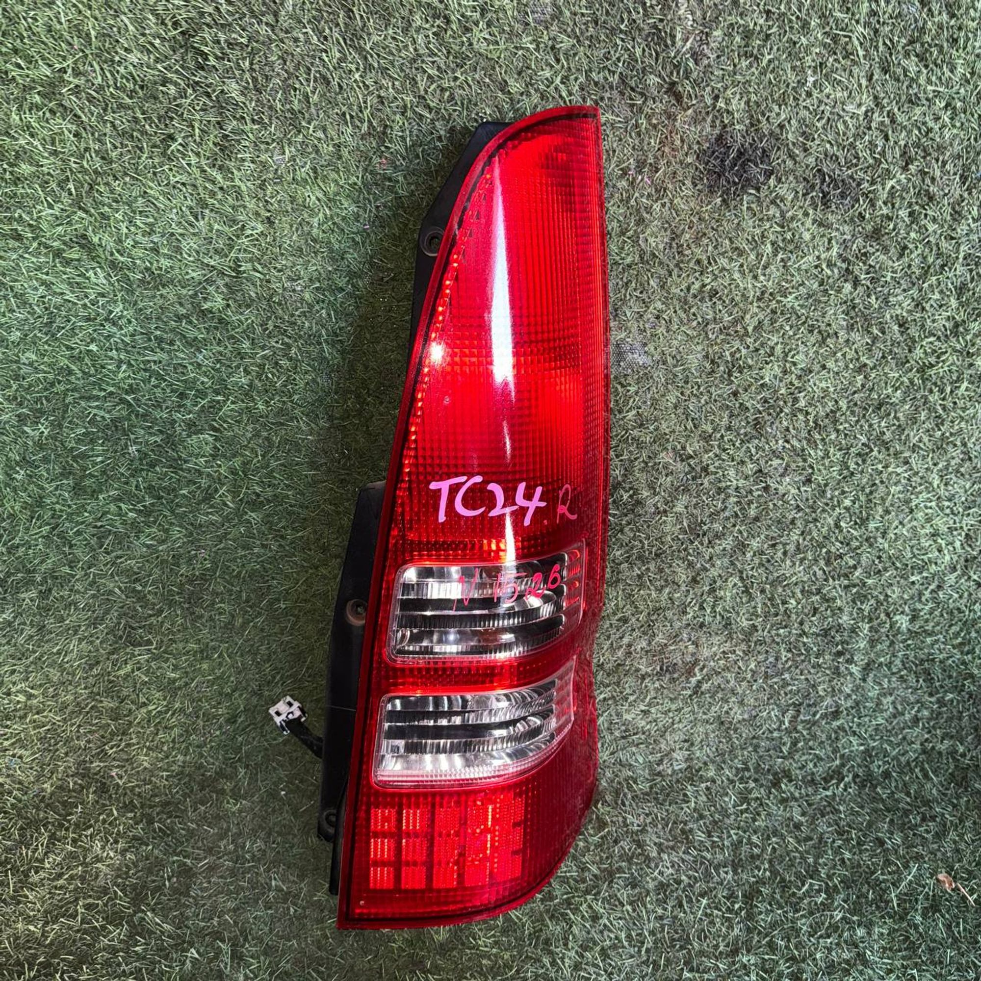 1526 Фонарь задний правый NISSAN SERENA TC24, 4500 рублей, Невинномысск