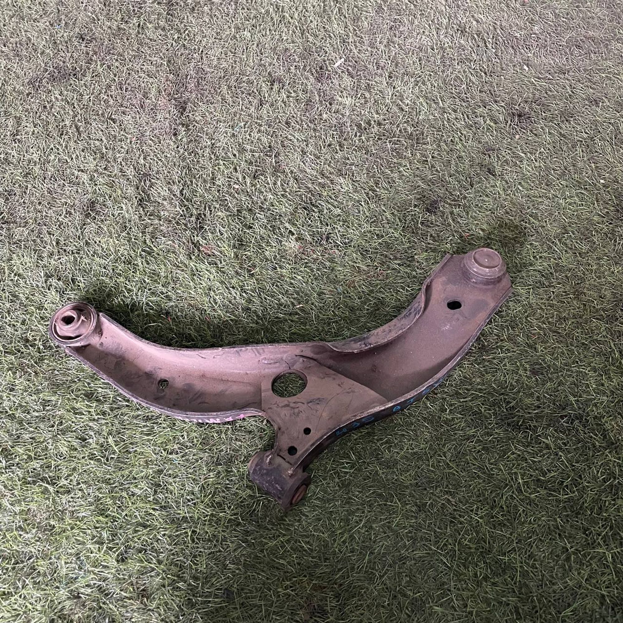 435 Рычаг передний правый нижний MAZDA Familia BJ5W, 4500 рублей, Невинномысск