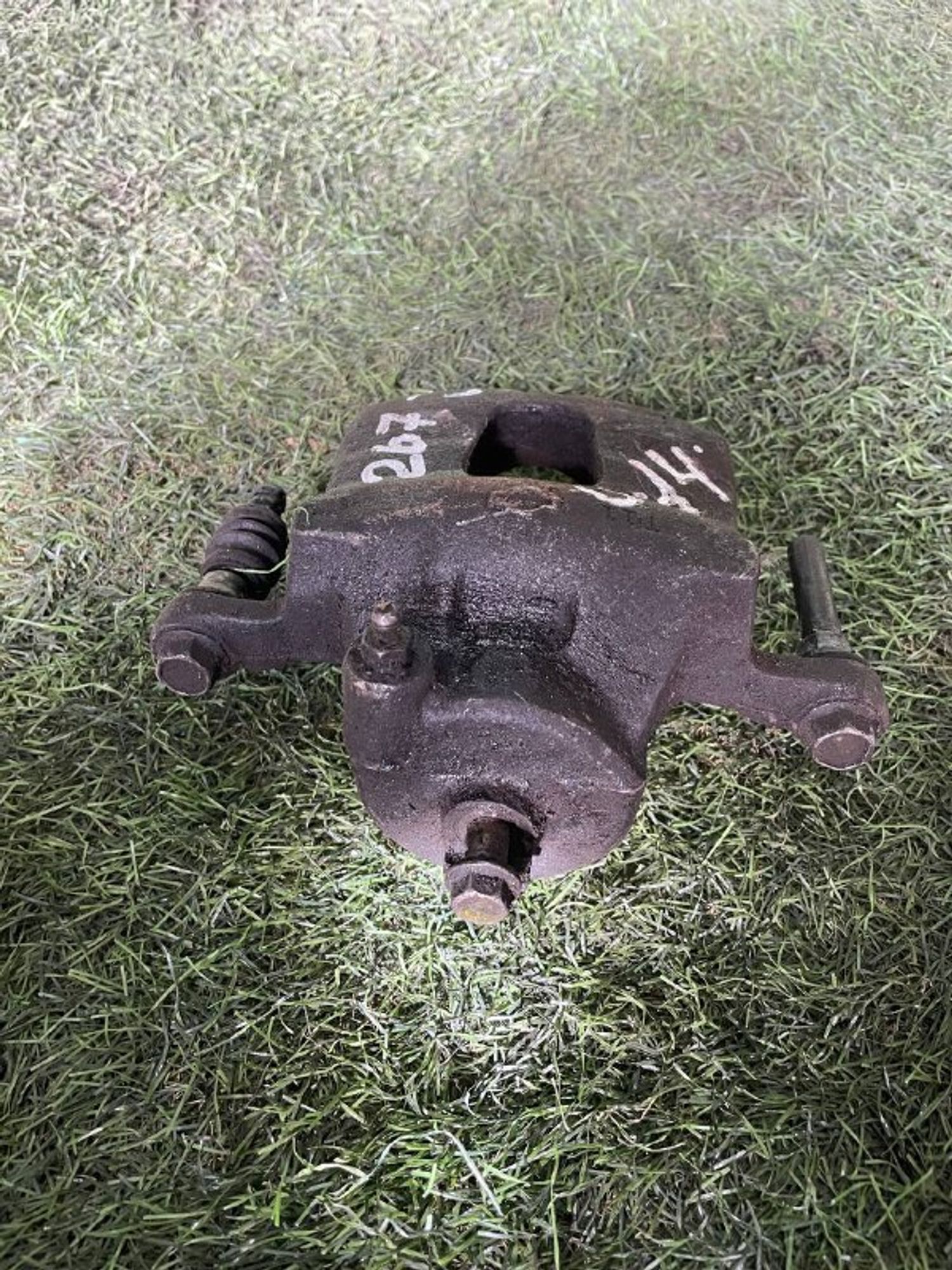 267 Суппорт тормозной передний левый NISSAN BLUEBIRD U14, 2000 рублей, Невинномысск