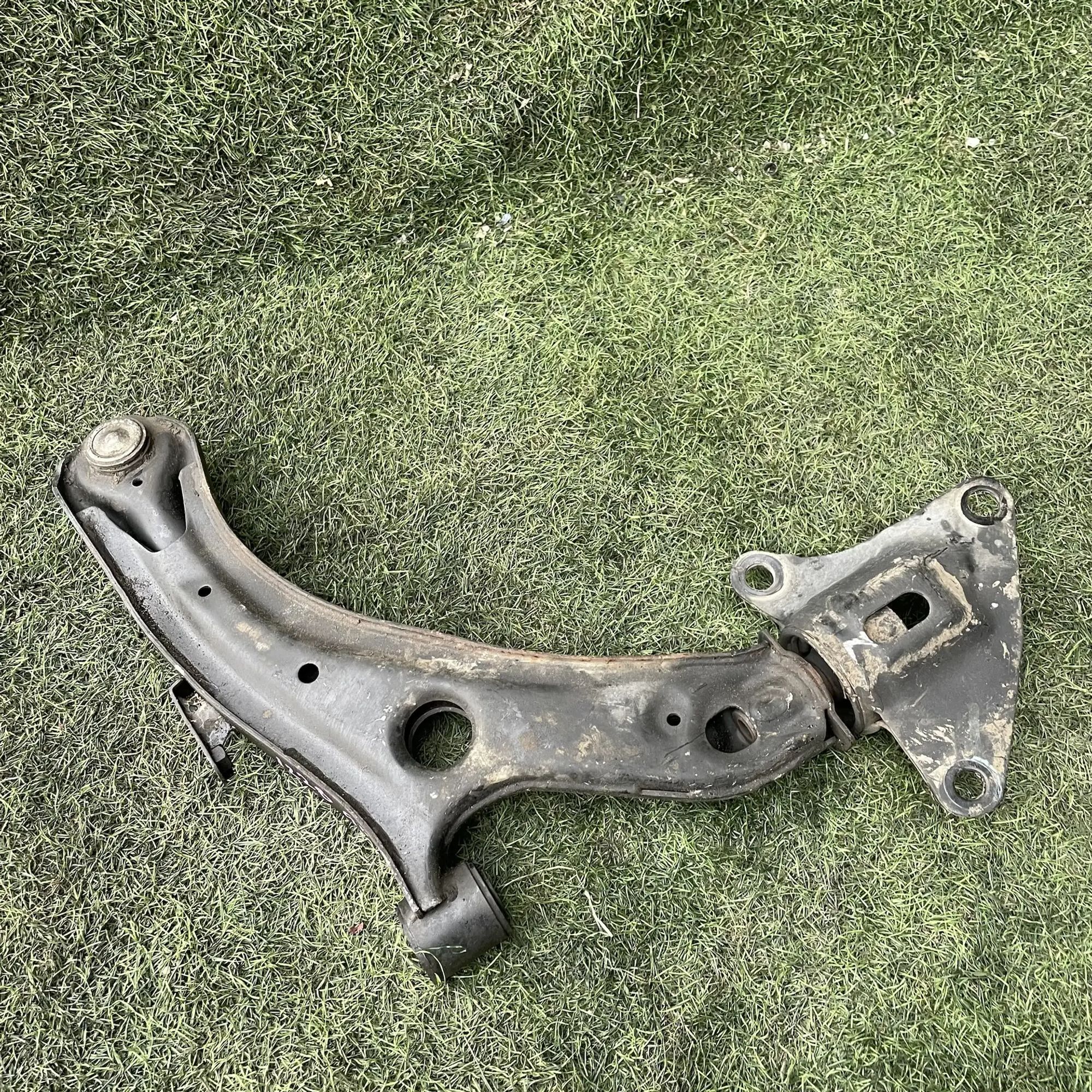 https://ycs.partsauto.market/partsauto-images/thmbs/userImages/772e461030aea93f4dbb6447c0f924d3/part/5c699e2f-9ad8-4136-906c-4968b2f0add8_1779197501349.jpg