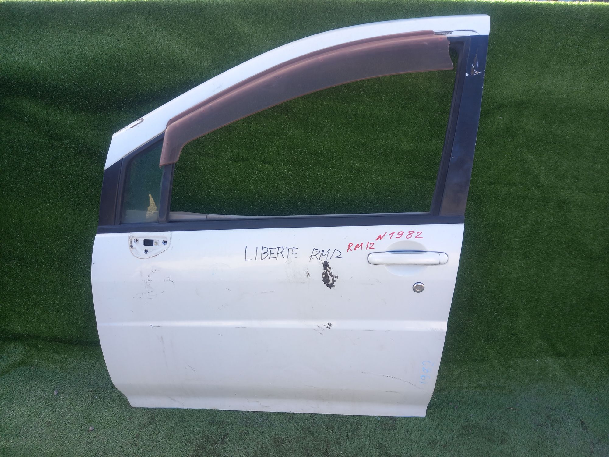 1982 дверь на NISSAN LIBERTY RM12, 10500 рублей, Невинномысск