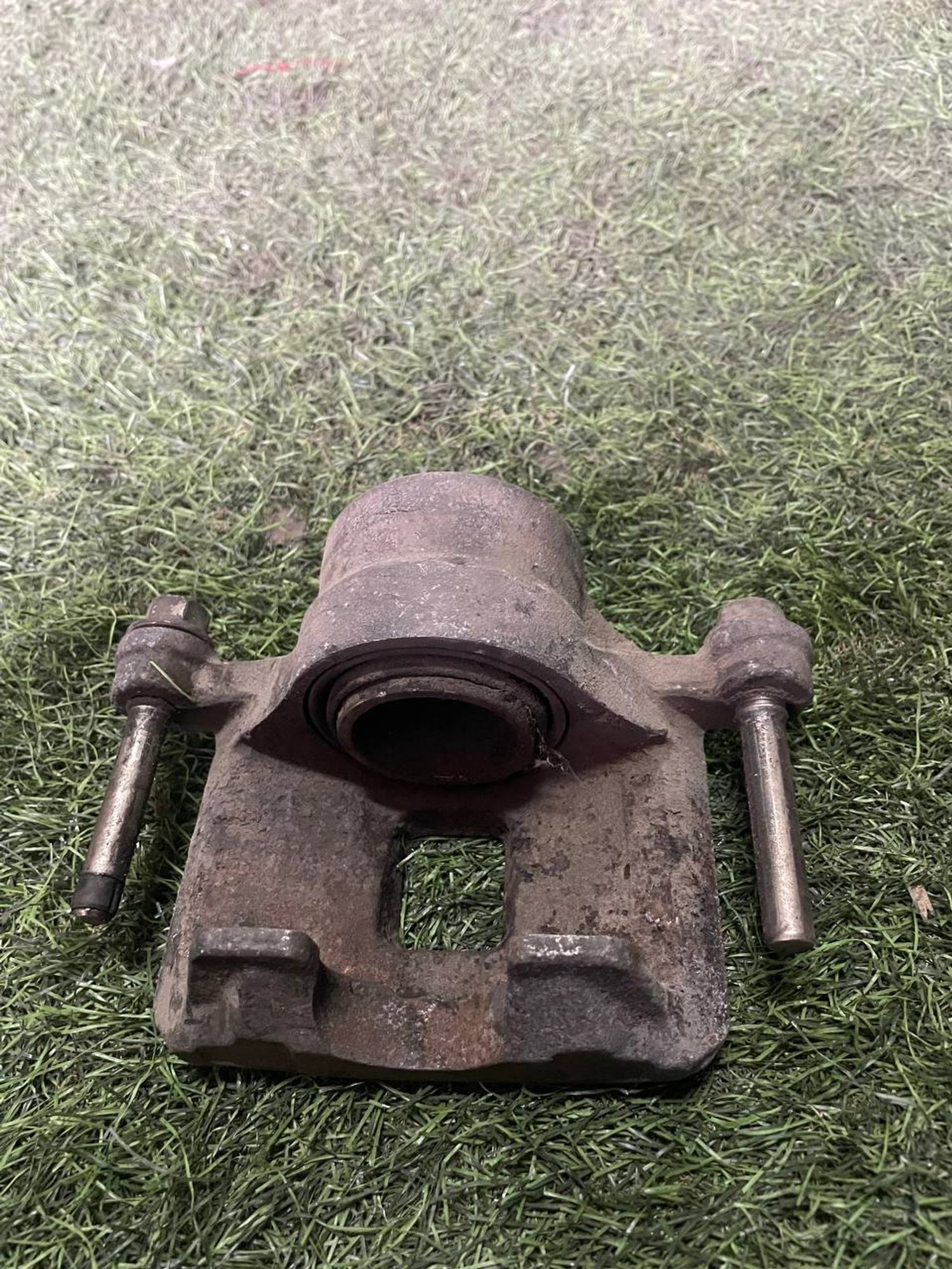 94 Суппорт тормозной передний левый MITSUBISHI LEGNUM EA1W, 3000 рублей, Невинномысск