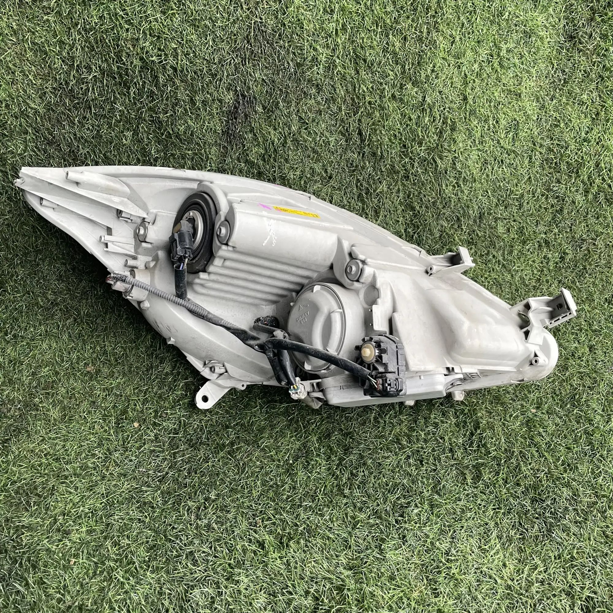 2699 Фара левая Toyota ISis ZNM10, 7500 рублей, Невинномысск