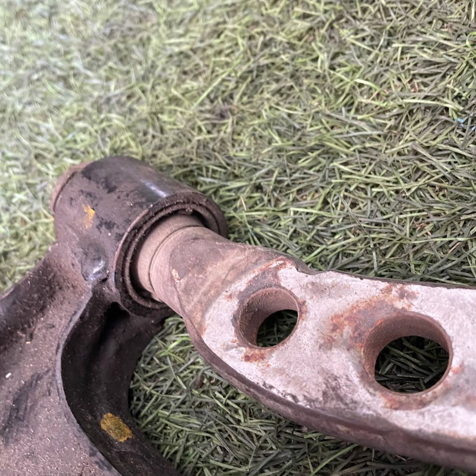 242 Рычаг передний левый нижний NISSAN LIBERTY PM12, 3500 рублей, Невинномысск