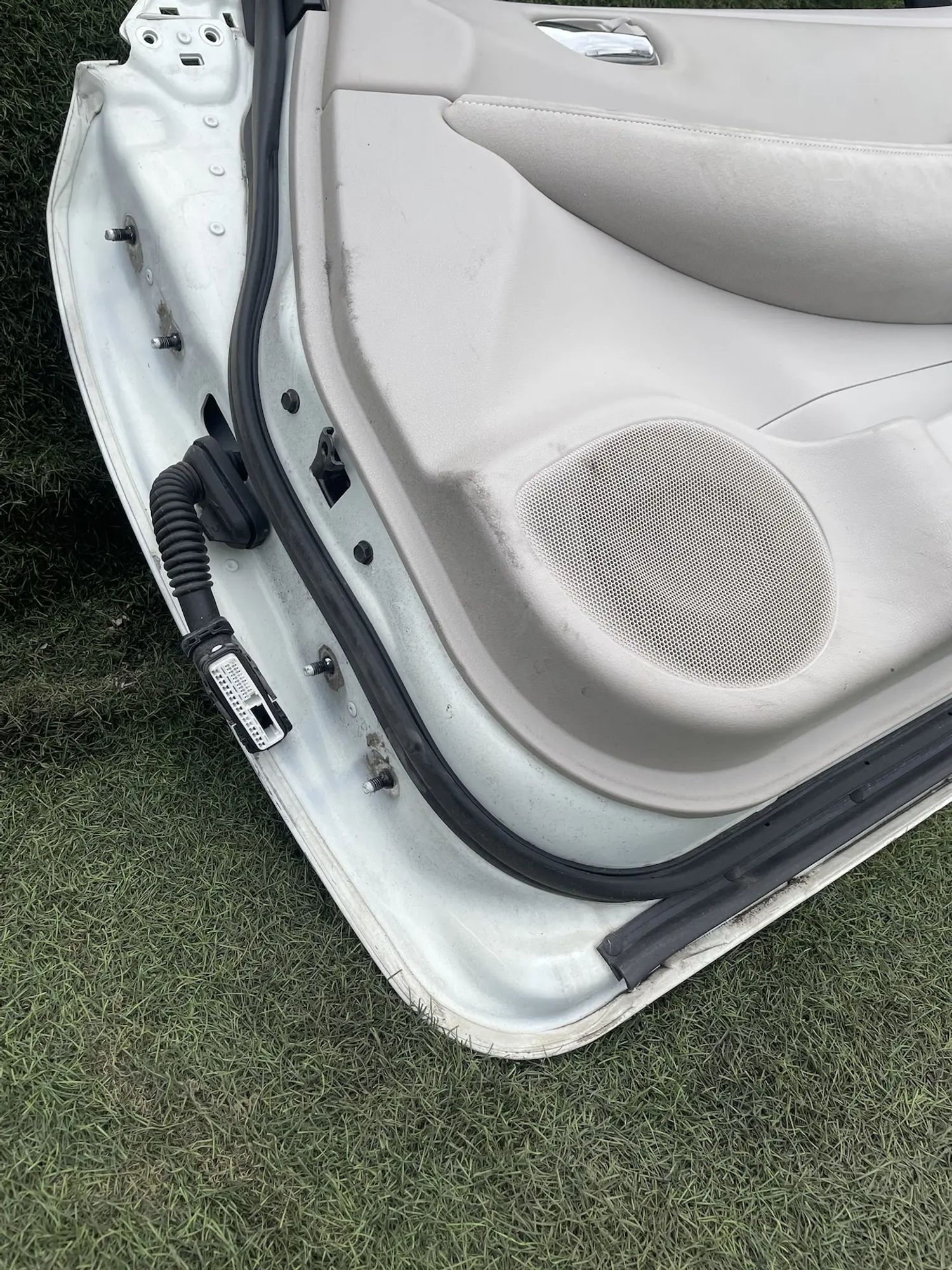 4180 Дверь передняя правая Nissan Leaf ZE0 EM61 24kw 2012, 14500 рублей, Невинномысск
