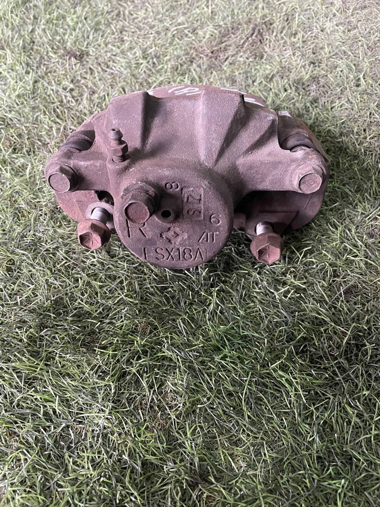 236 Суппорт тормозной передний правый TOYOTA CHASER GX100, 3000 рублей, Невинномысск