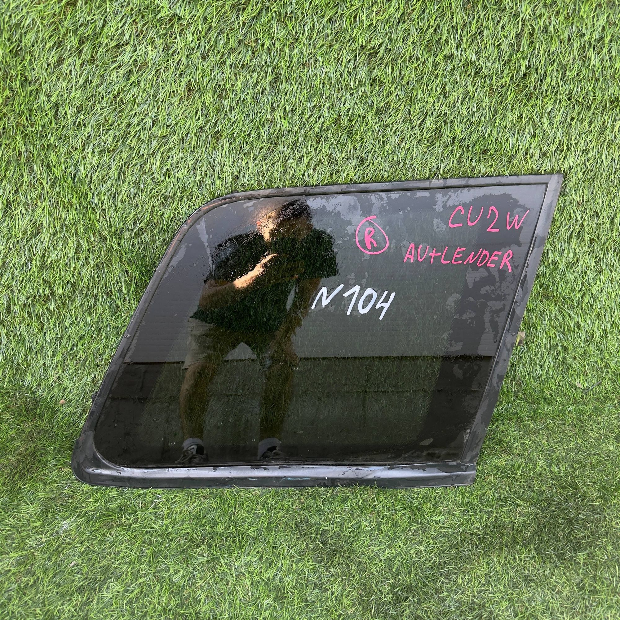 104 Стекло собачника правое MITSUBISHI AIRTREK CU2W, 2500 рублей, Невинномысск