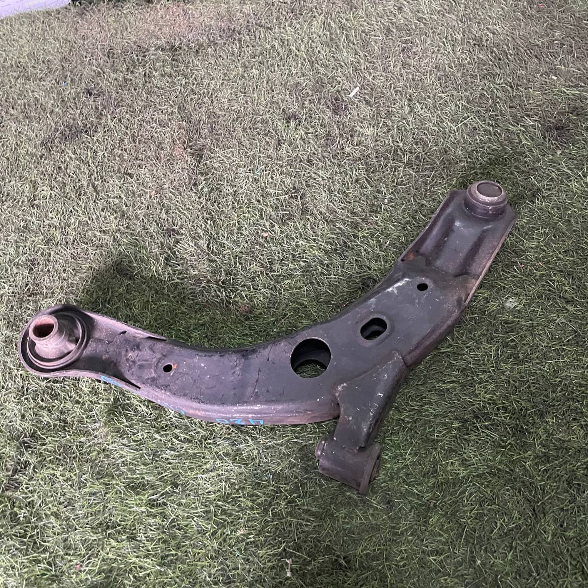 420 Рычаг передний правый нижний MAZDA MPV LW3W, 3500 рублей, Невинномысск