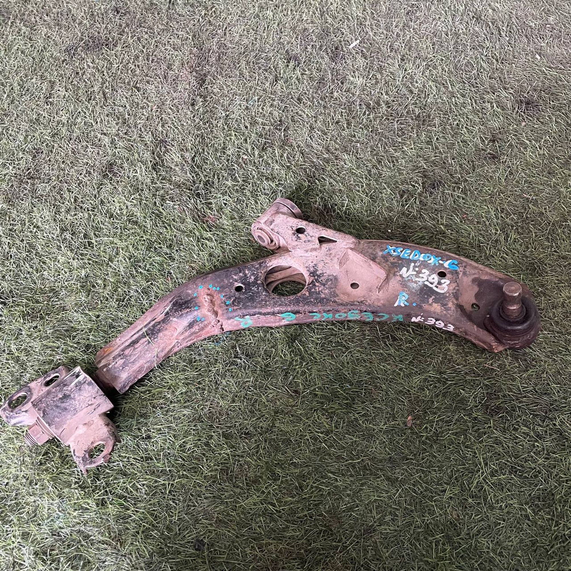 393 рычаг передний правый нижний Mazda Xedos 6, 3500 рублей, Невинномысск