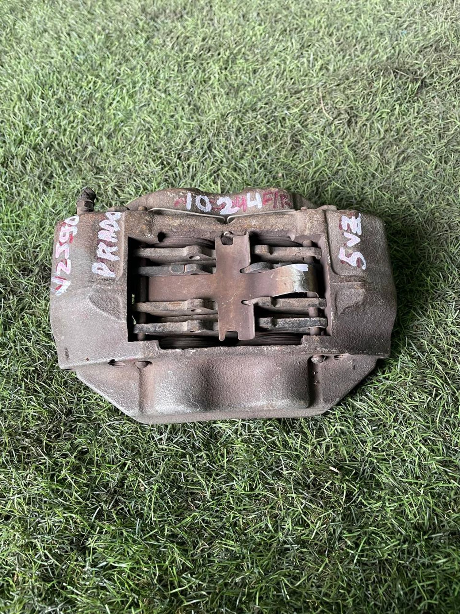 1024 Суппорт тормозной передний правый TOYOTA PRADO VZJ90 5VZ, 3000 рублей, Невинномысск