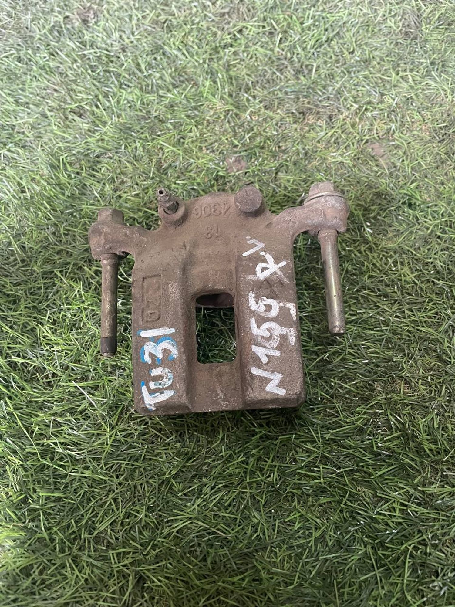 155 Суппорт тормозной передний правый NISSAN PRESAGE TU31, 3000 рублей, Невинномысск