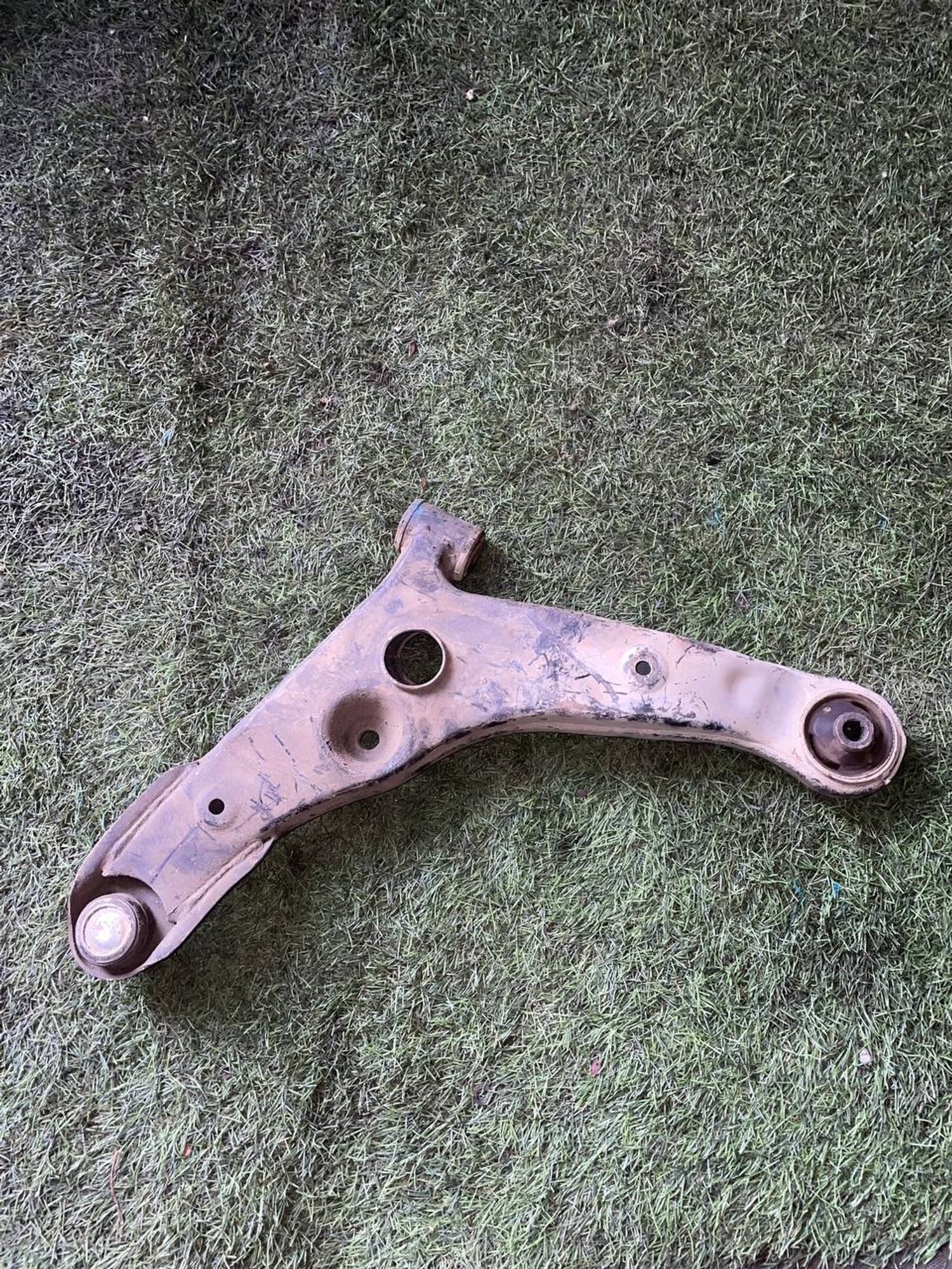 321 Рычаг передний правый нижний MITSUBISHI AIRTREK CU2W 4G63, 1 рублей, Невинномысск