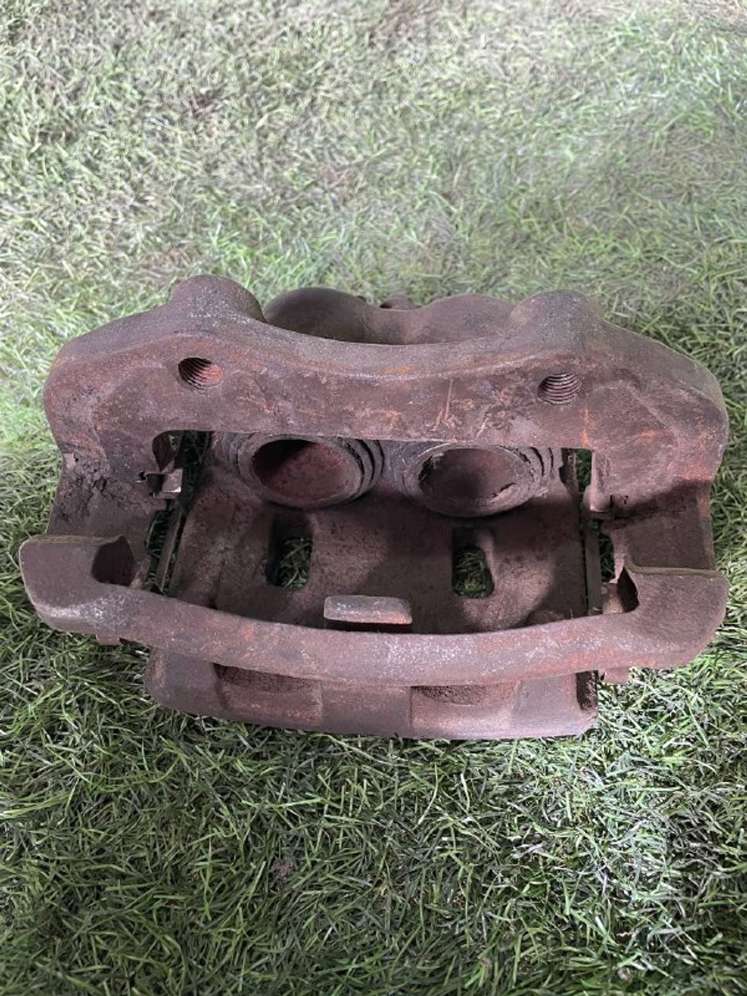 455 Суппорт тормозной передний правый  NISSAN LARGO U30, 3000 рублей, Невинномысск