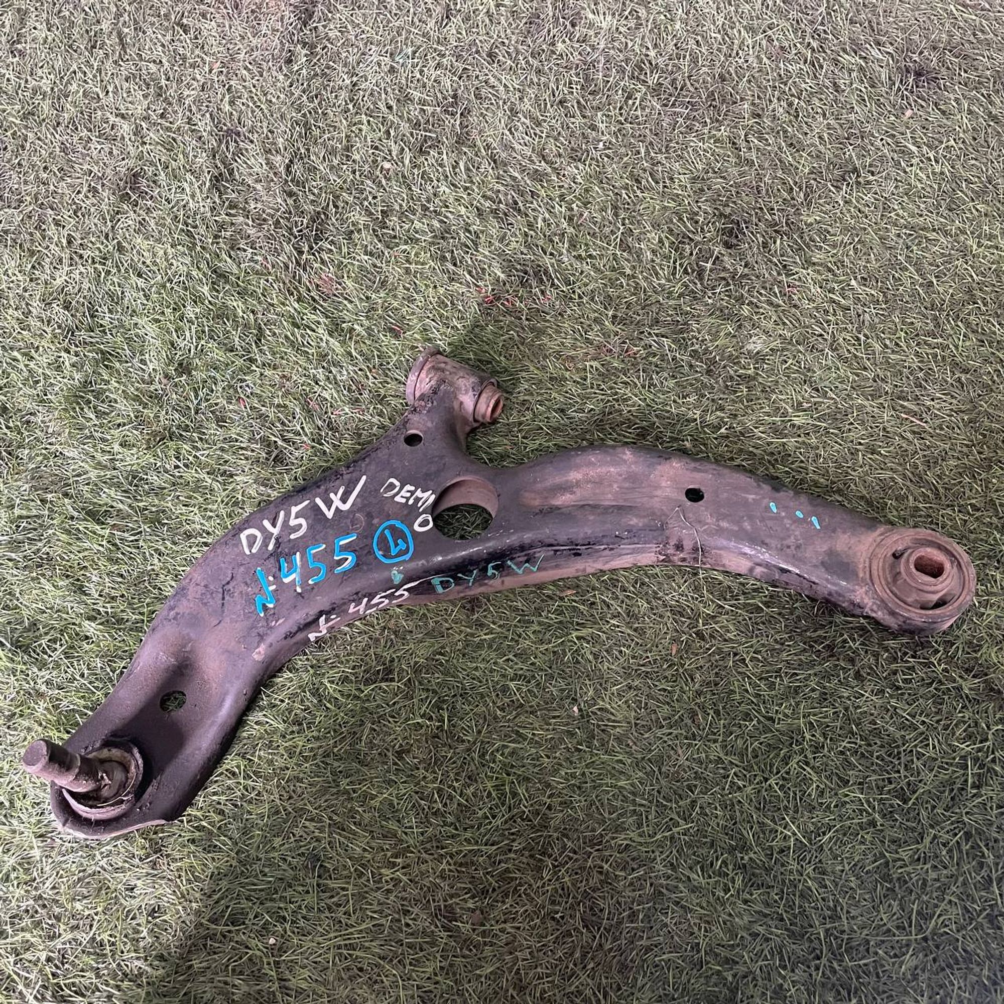 455 Рычаг передний левый нижний MAZDA DEMIO DY5W, 1 рублей, Невинномысск