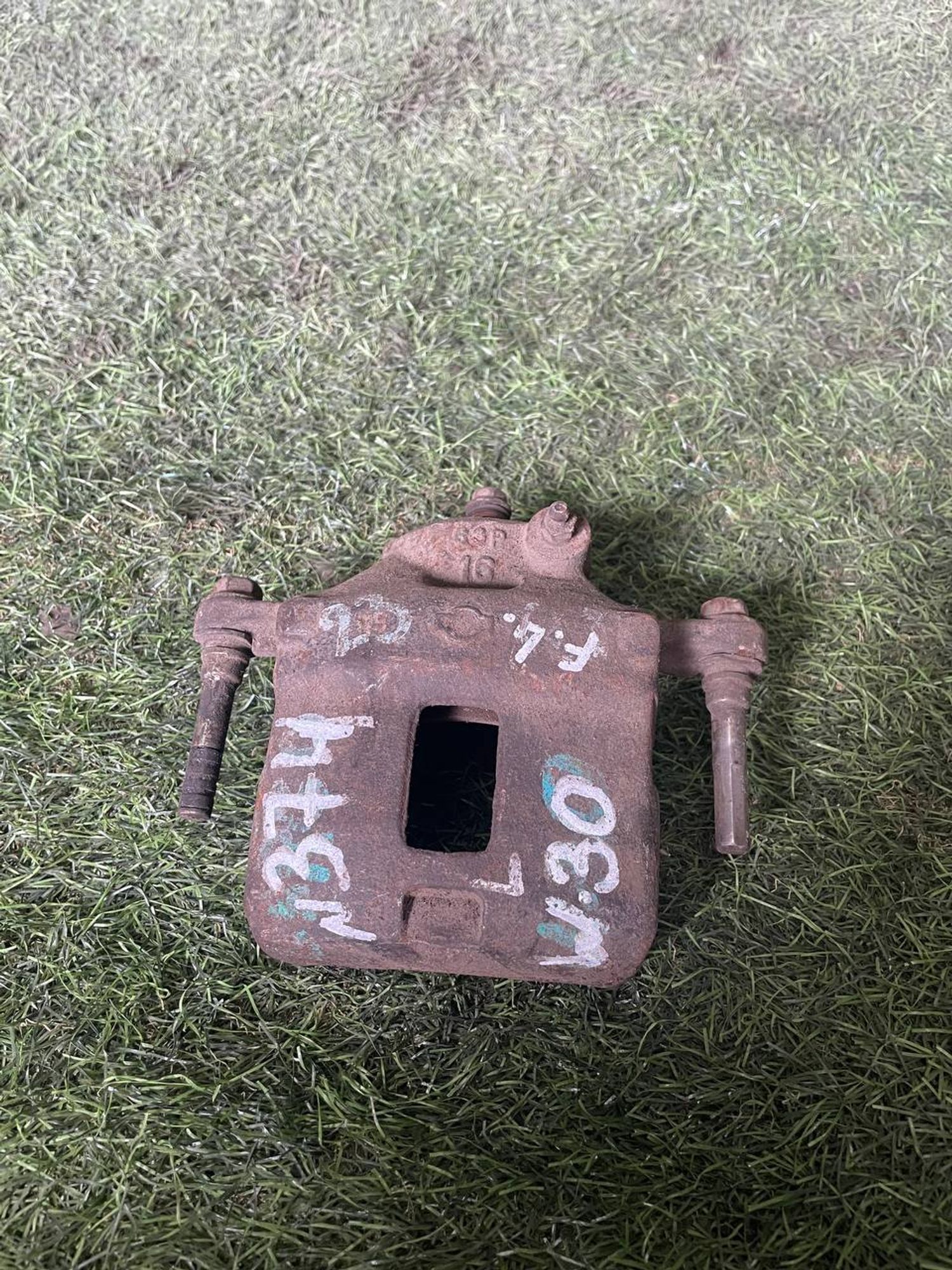 374 Суппорт тормозной передний левый NISSAN LARGO W30, 3000 рублей, Невинномысск