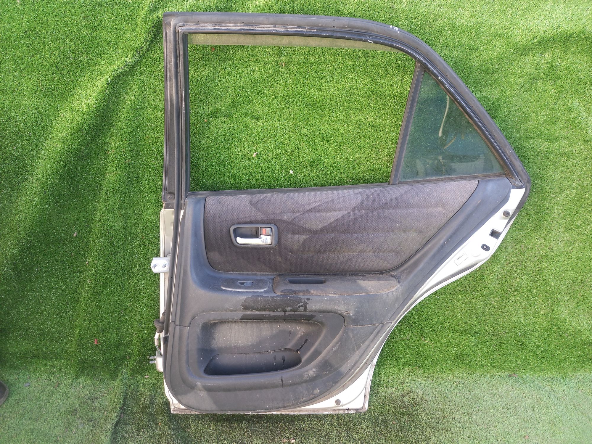 1658 дверь на TOYOTA ALTEZZA GXE10, 9000 рублей, Невинномысск