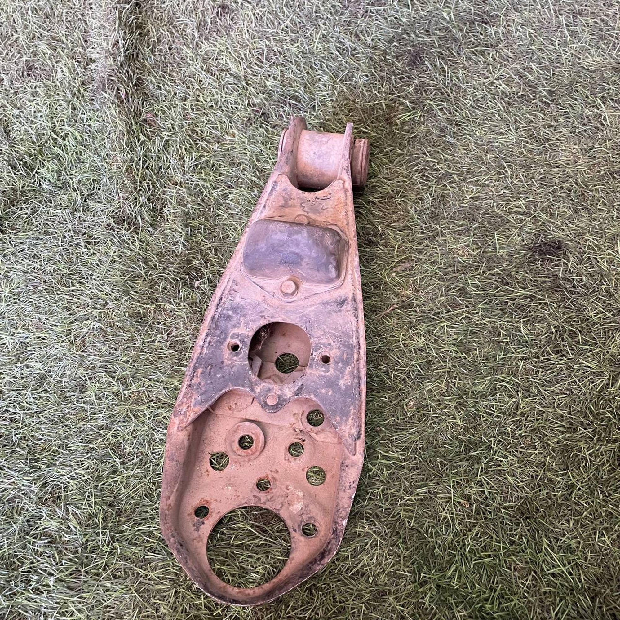 34 Рычаг передний левый нижний Mazda Bongo SSF8, 2000 рублей, Невинномысск