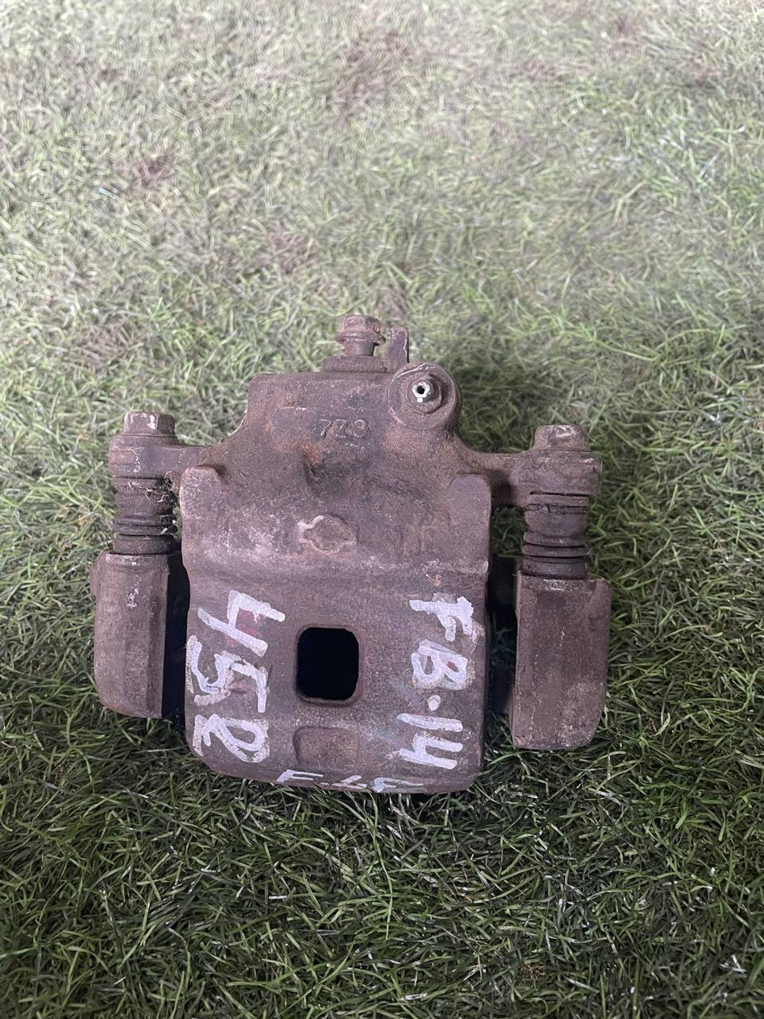 452 Суппорт тормозной передний левый NISSAN SUNNY B14, 3000 рублей, Невинномысск