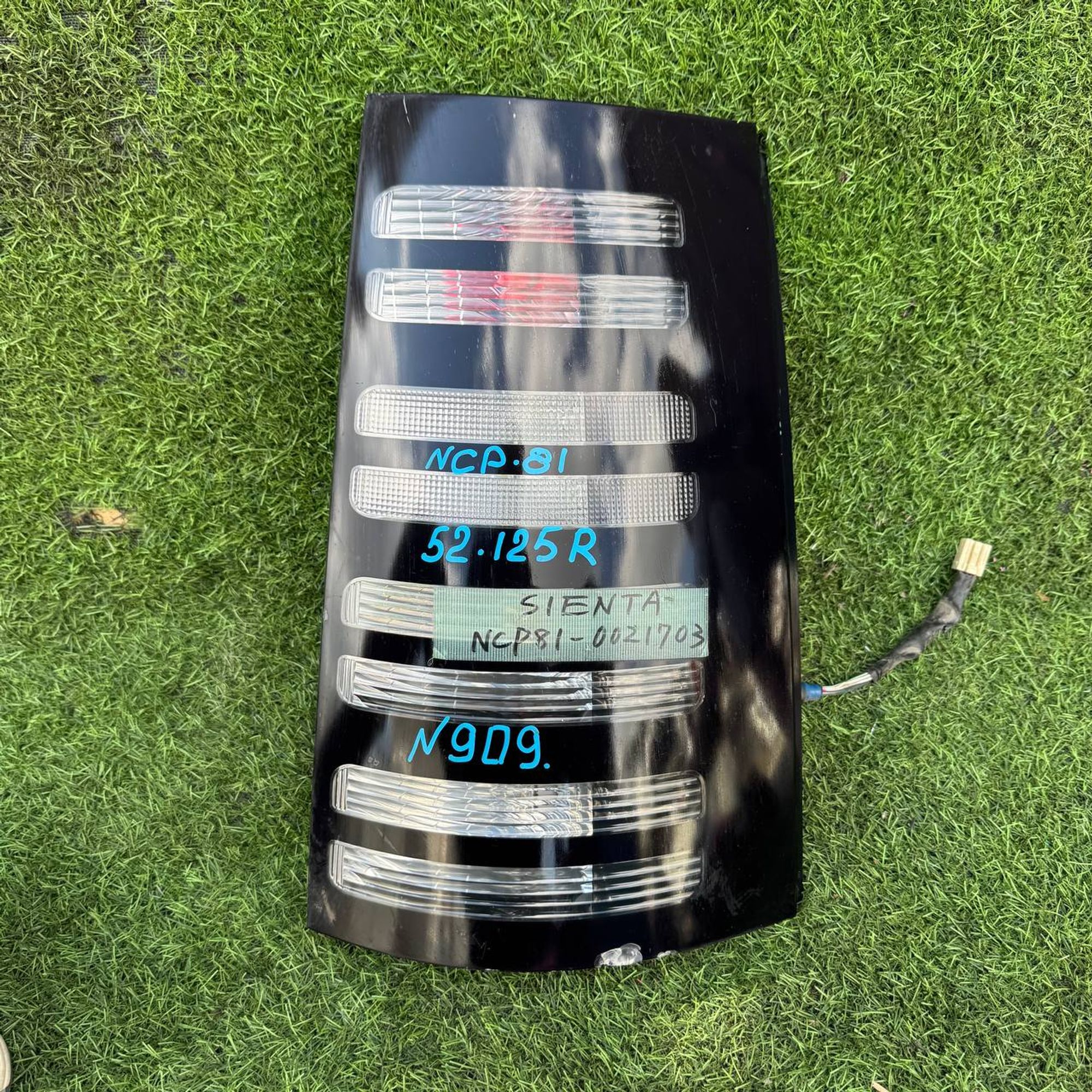 909 Фонарь задний правый TOYOTA SIENTA NCP81, 4500 рублей, Невинномысск