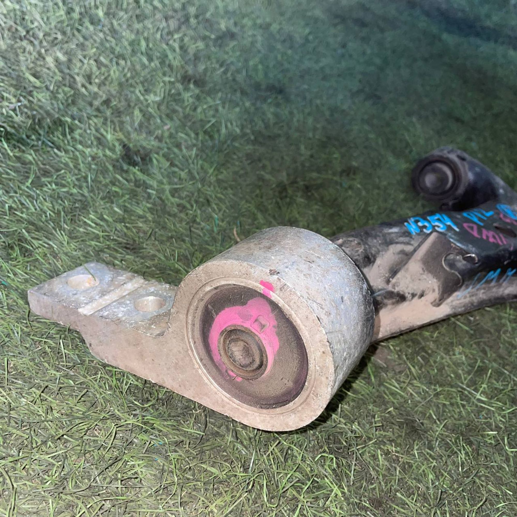 354 Рычаг передний правый нижний NISSAN PRIMERA P12, 4500 рублей, Невинномысск