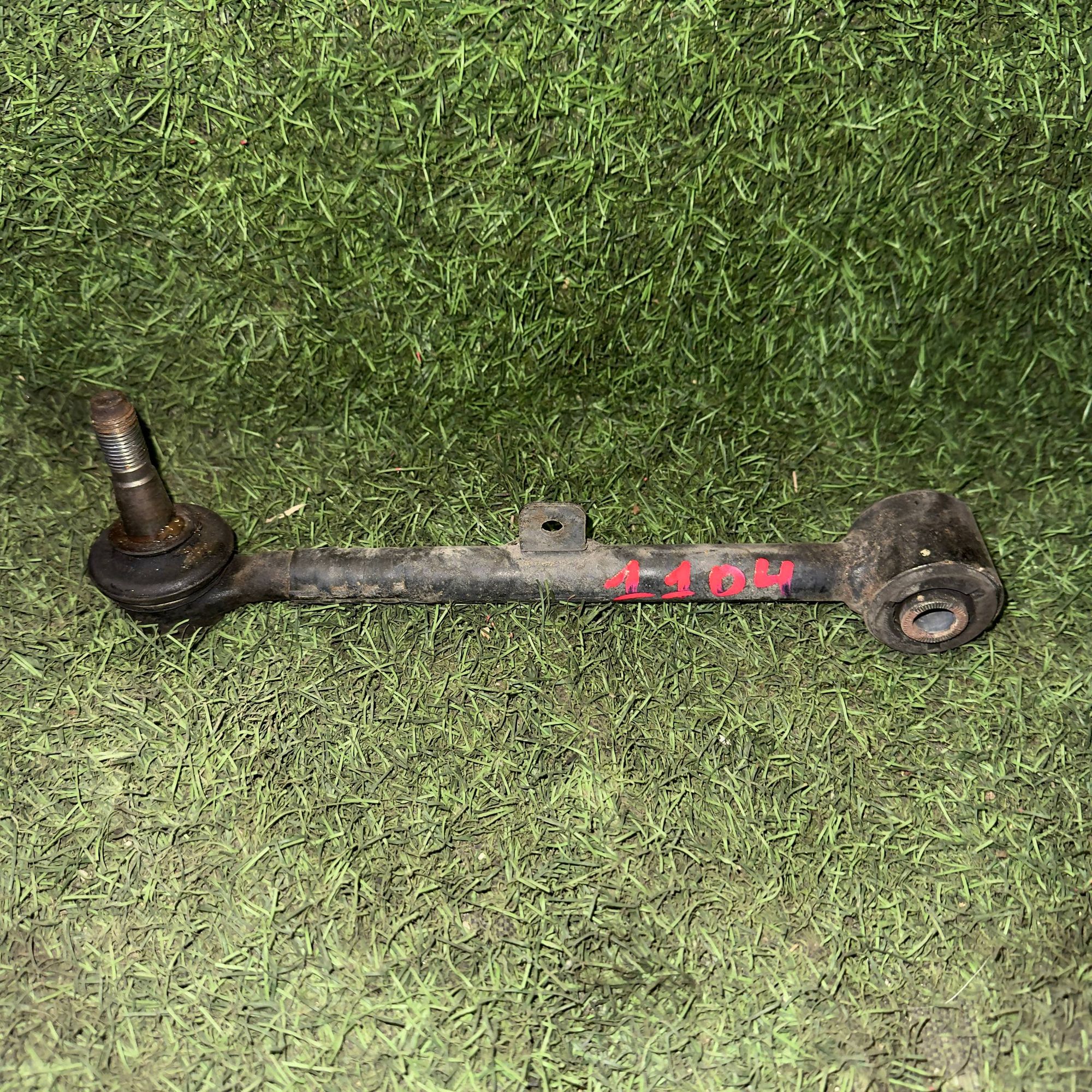 1104 Рычаг задний поперечный нижний Toyota Verossa JZX110, 2500 рублей, Невинномысск