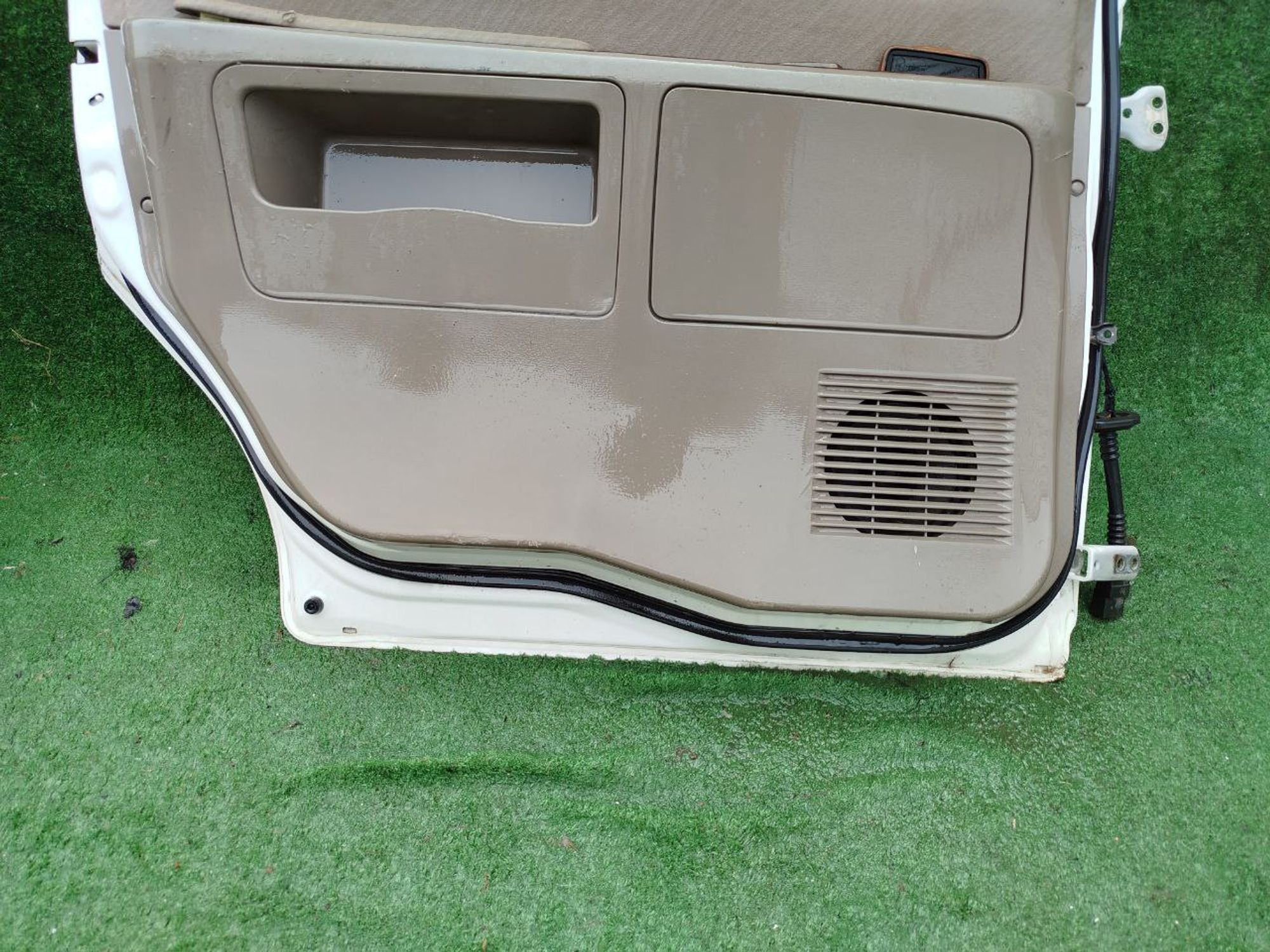 658 дверь на MITSUBISHI DION CR6W, 6500 рублей, Невинномысск