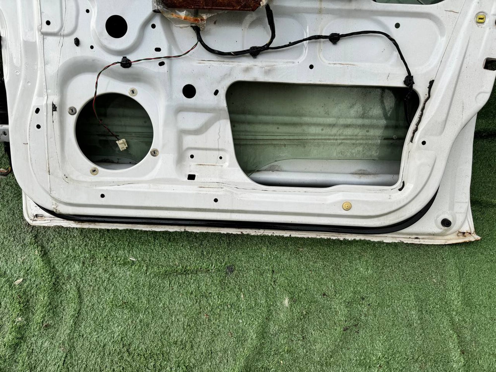 2085 дверь передняя правая на MITSUBISHI DION CR6W, 7500 рублей, Невинномысск