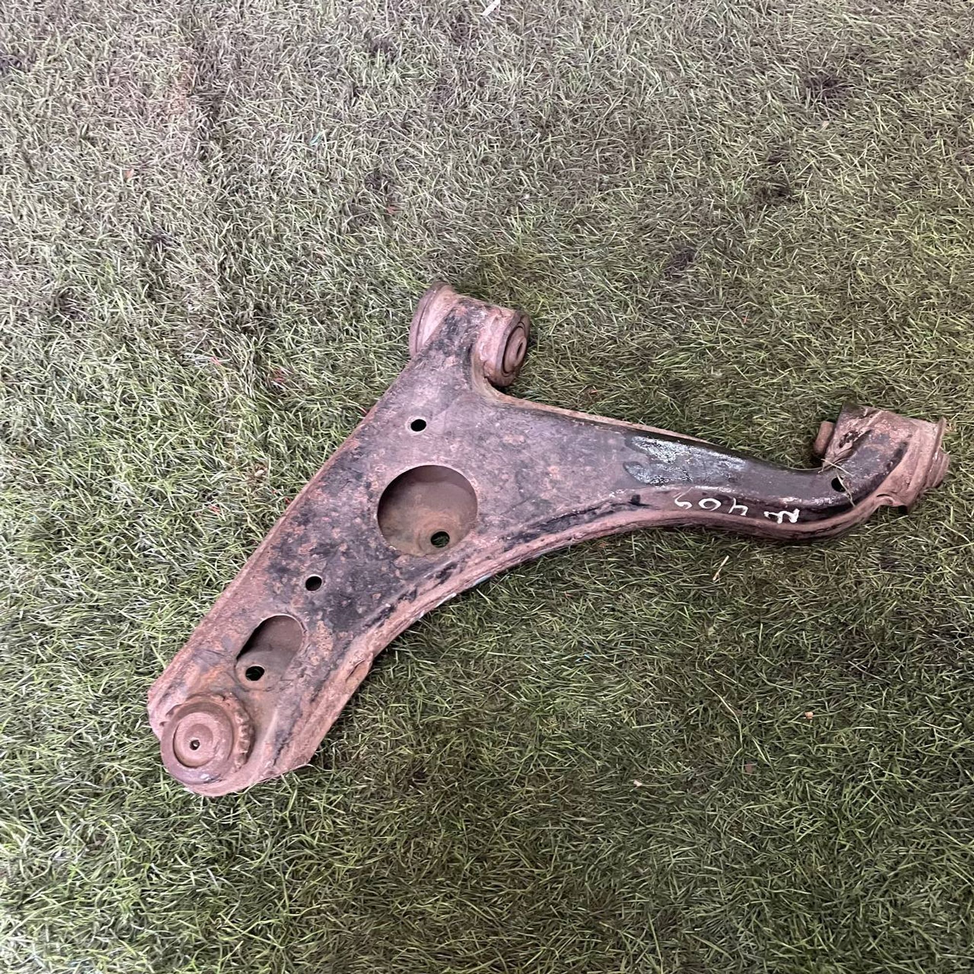 409 Рычаг передний правый нижний MAZDA 626, 1 рублей, Невинномысск