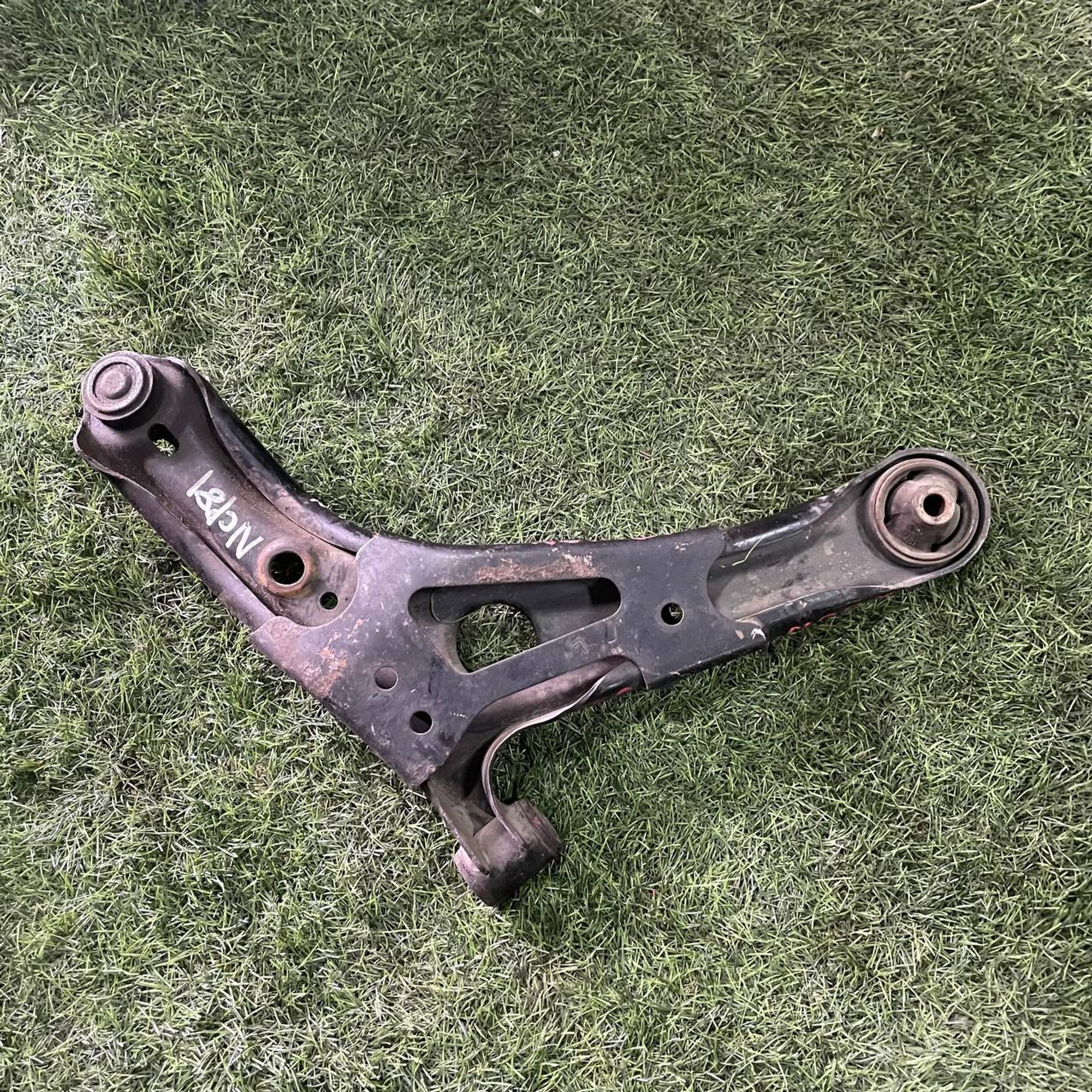 176 Рычаг передний левый нижний TOYOTA SIENTA NCP81, 1 рублей, Невинномысск