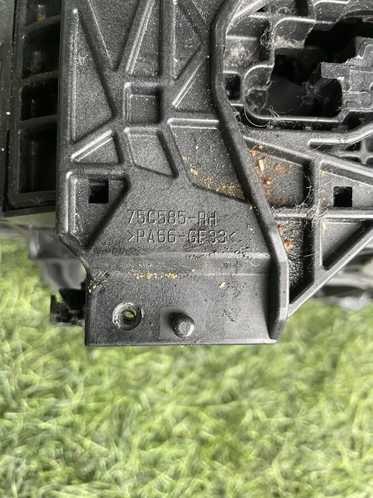 https://ycs.partsauto.market/partsauto-images/thmbs/userImages/772e461030aea93f4dbb6447c0f924d3/part/6ebbce7c-42eb-440c-a14b-a398f1e99156_1776154531847.jpg