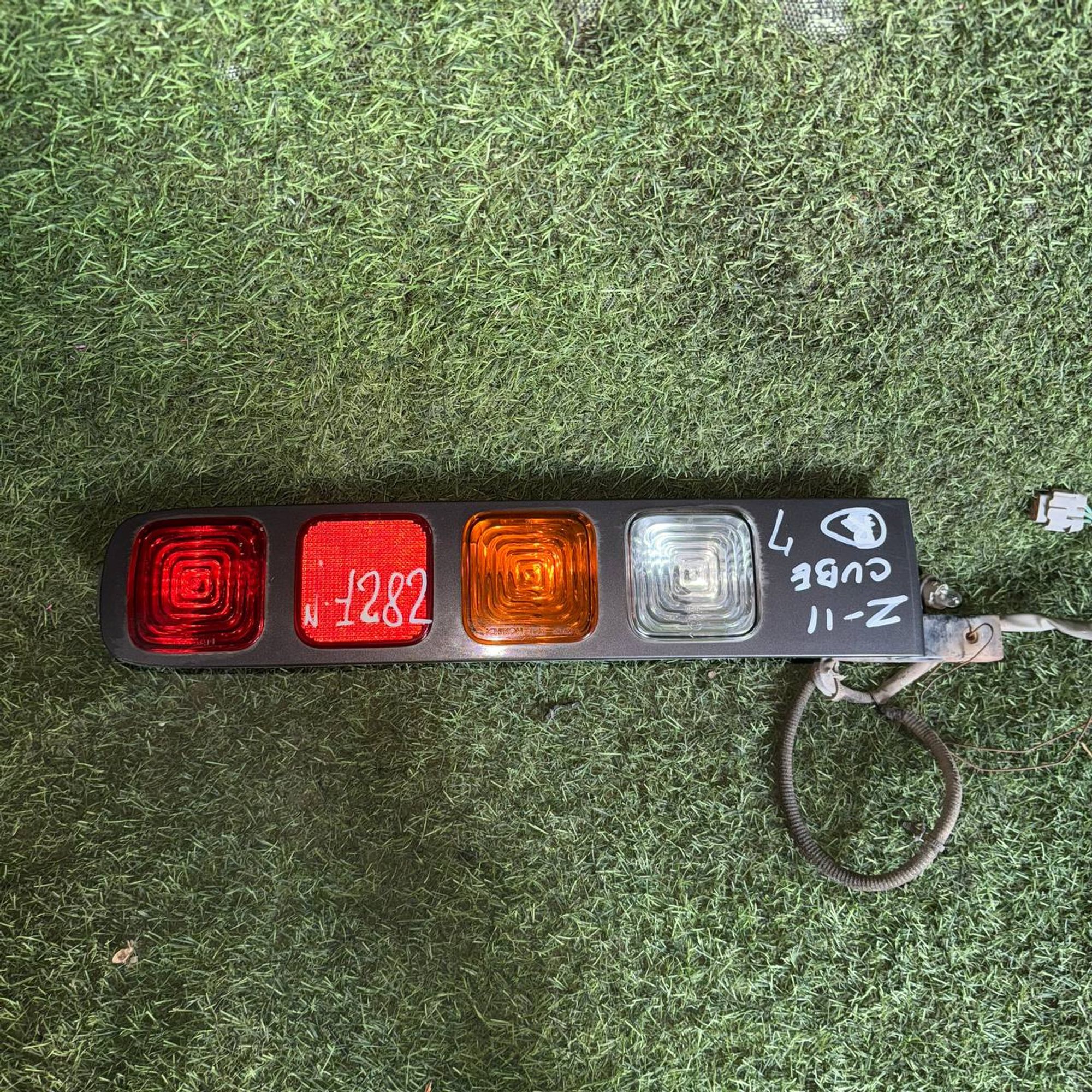 1282 Фонарь задний левый NISSAN CUBE Z11, 4000 рублей, Невинномысск