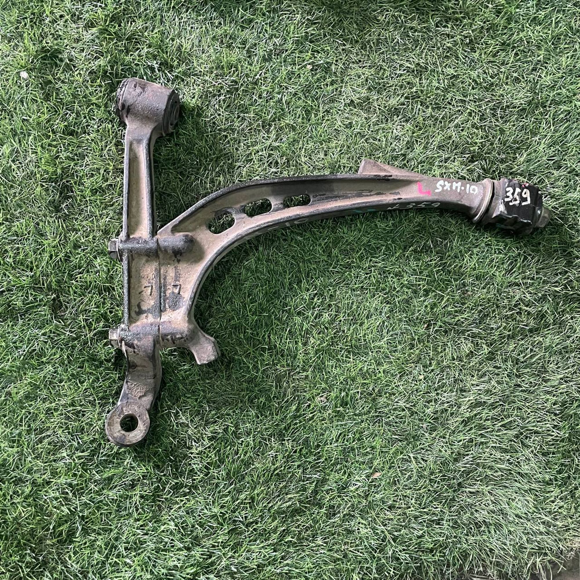 359 Рычаг передний левый нижний TOYOTA IPSUM SXM10, 3000 рублей, Невинномысск